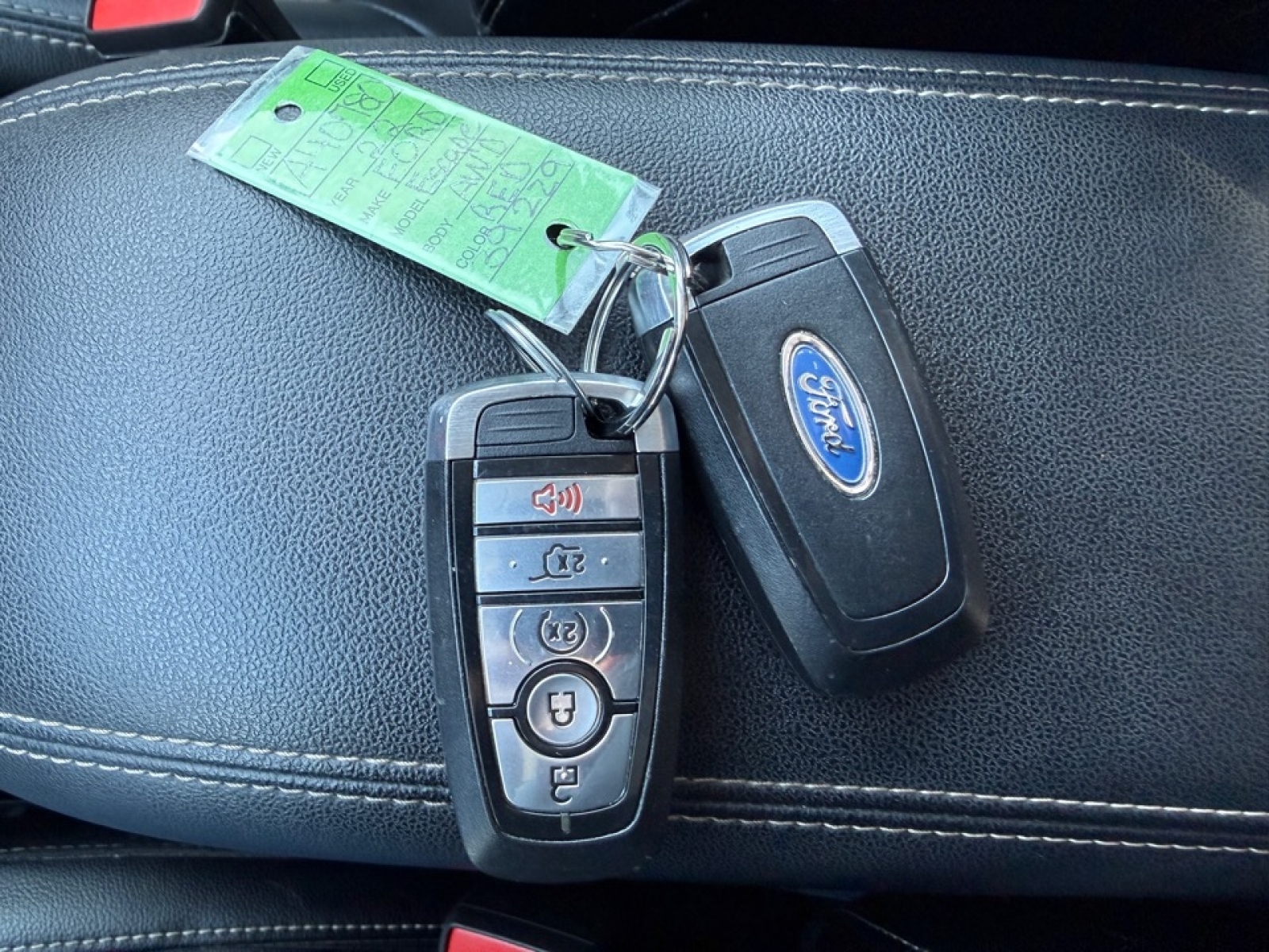 2022 Ford Escape Titanium Hybrid, 39229, Photo