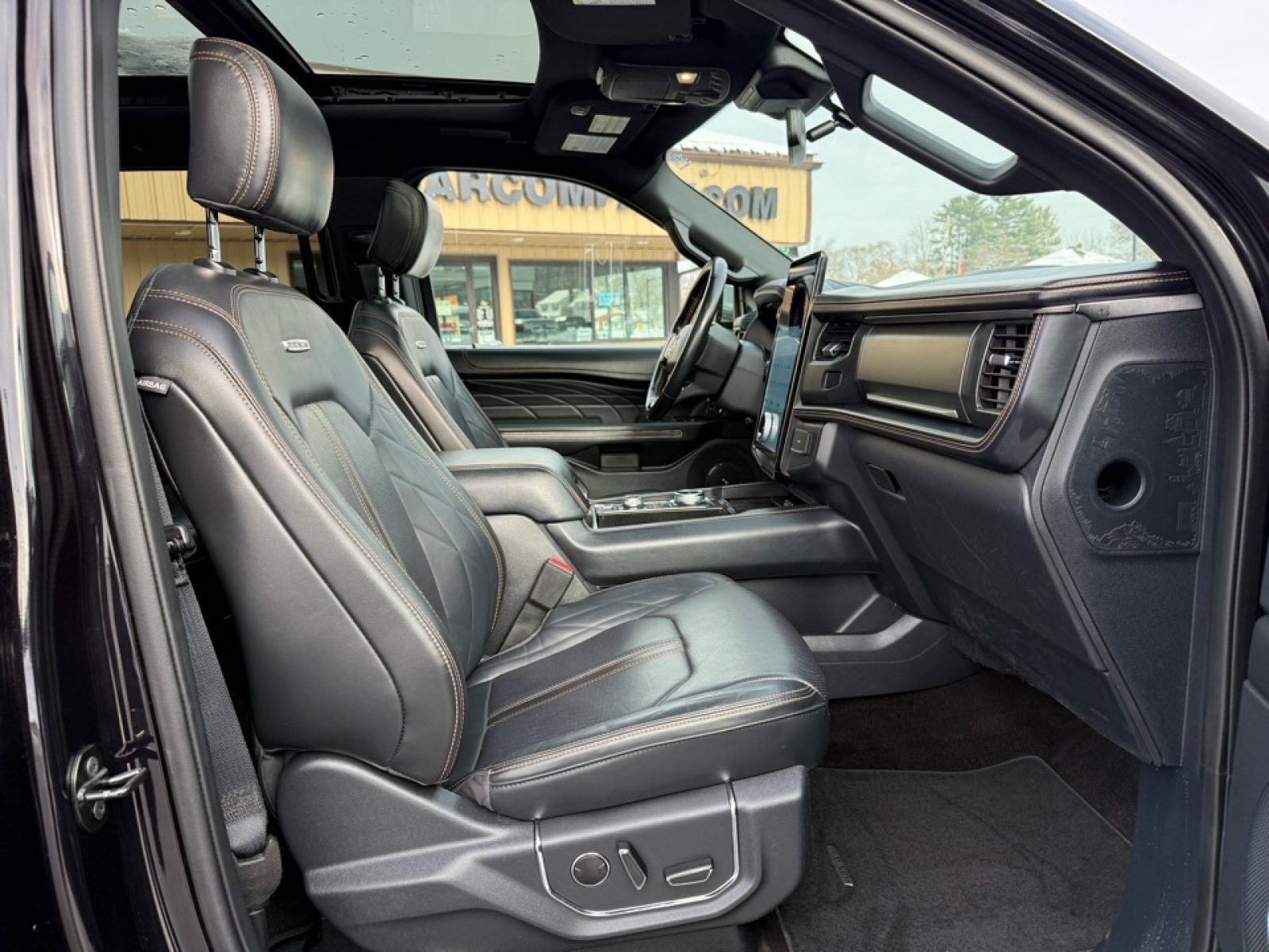 2022 Ford Expedition Platinum MAX, 39162, Photo