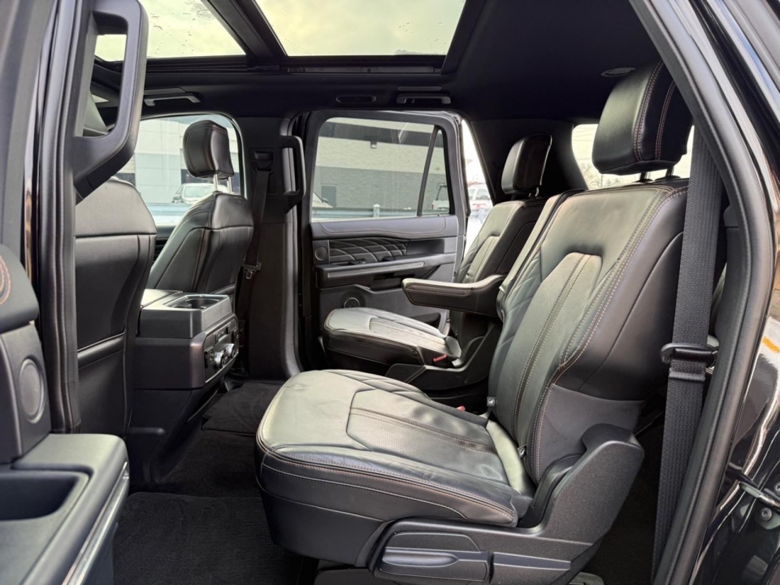 2022 Ford Expedition Platinum MAX, 39162, Photo