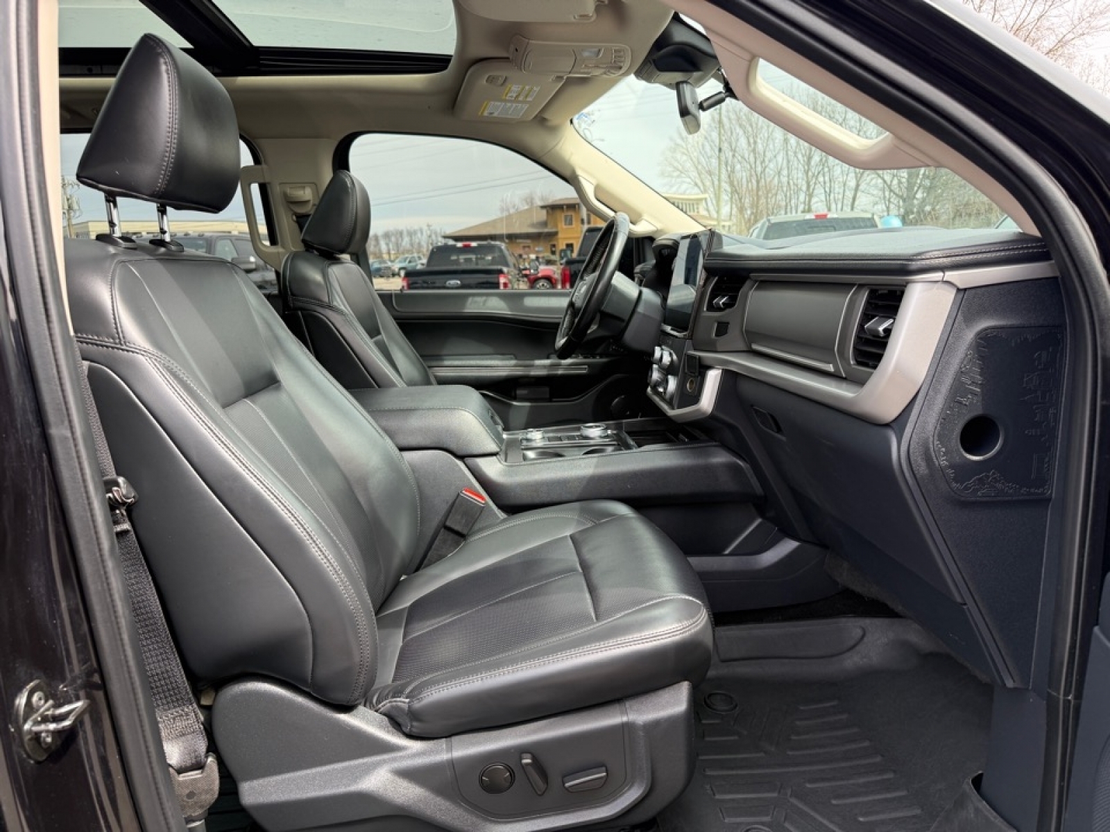 2022 Ford Expedition XLT, 39653, Photo