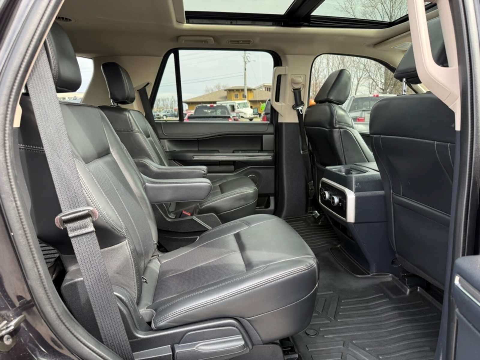 2022 Ford Expedition XLT, 39653, Photo