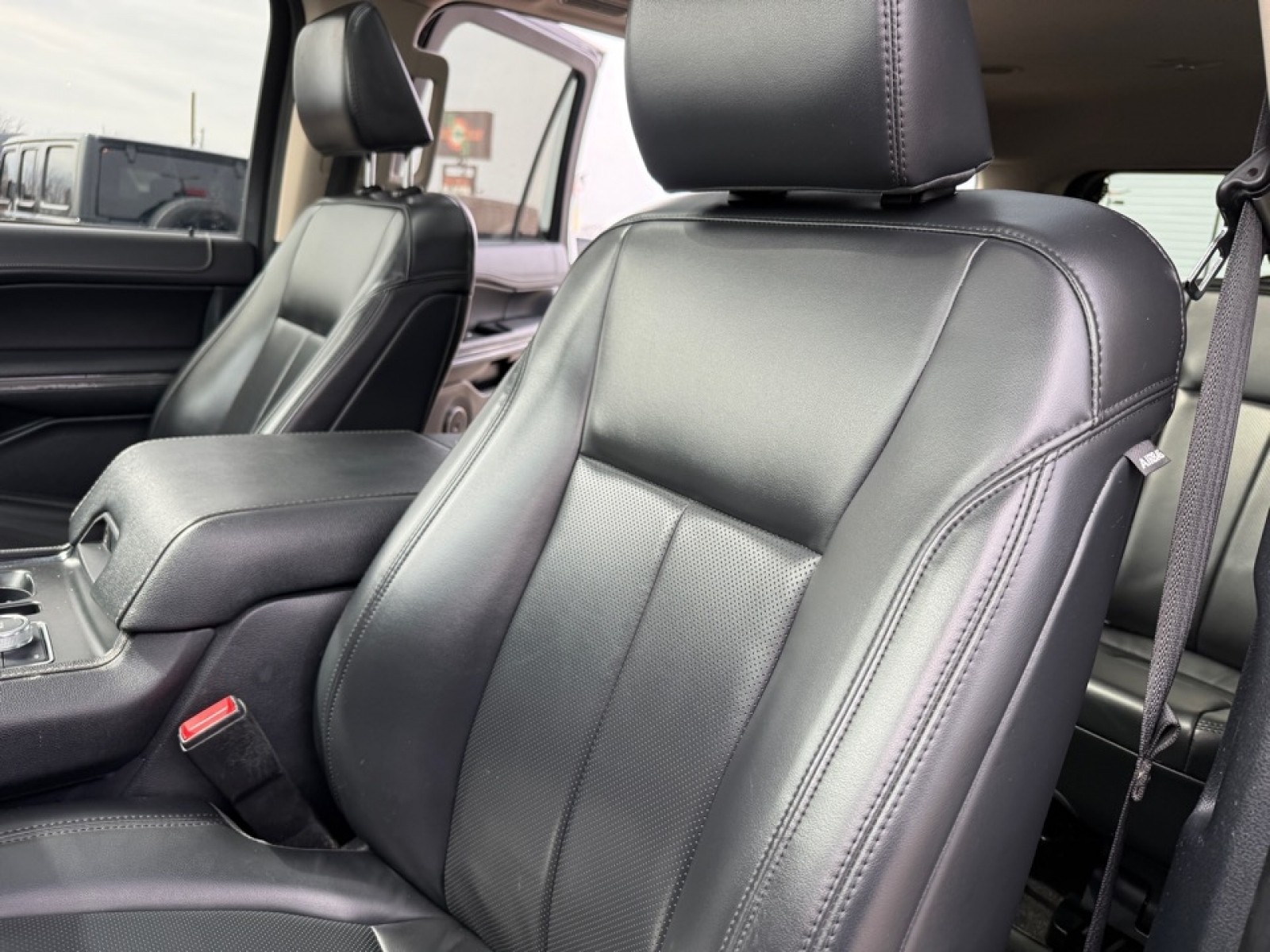 2022 Ford Expedition XLT, 39653, Photo