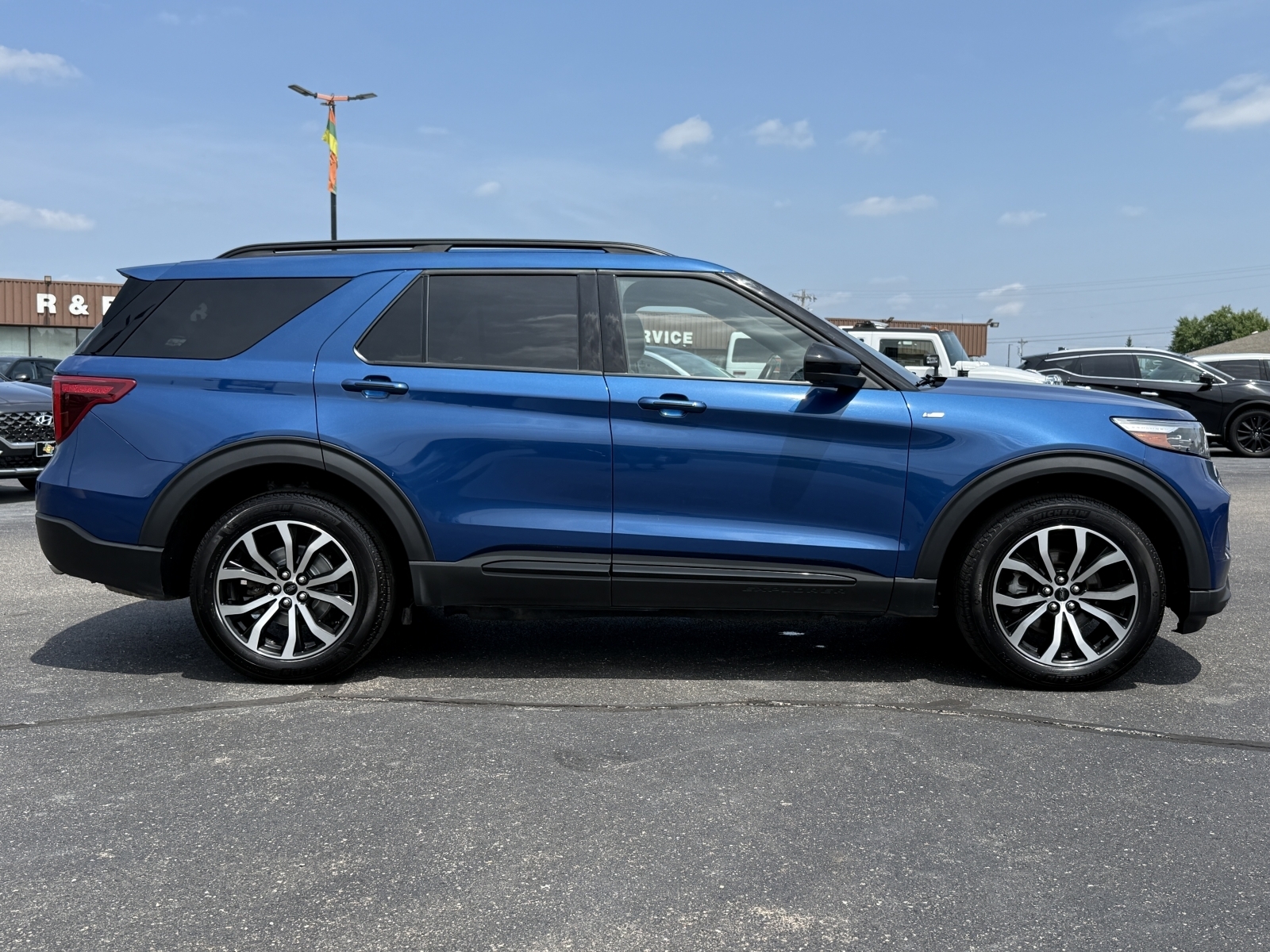 2022 Ford Explorer ST ST-Line photo 6