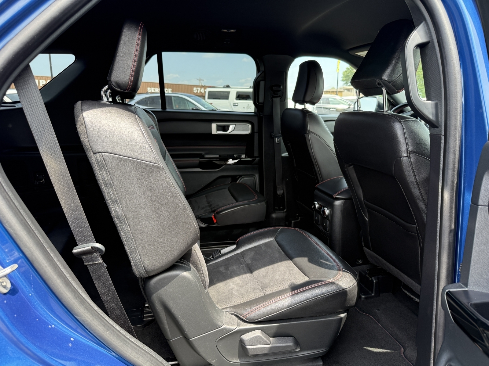 2022 Ford Explorer ST ST-Line photo 12