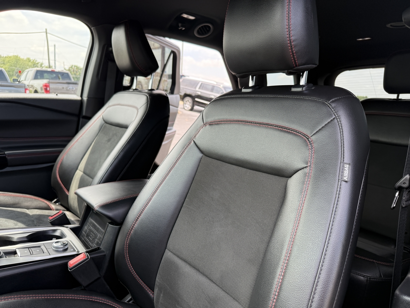 2022 Ford Explorer ST ST-Line photo 14