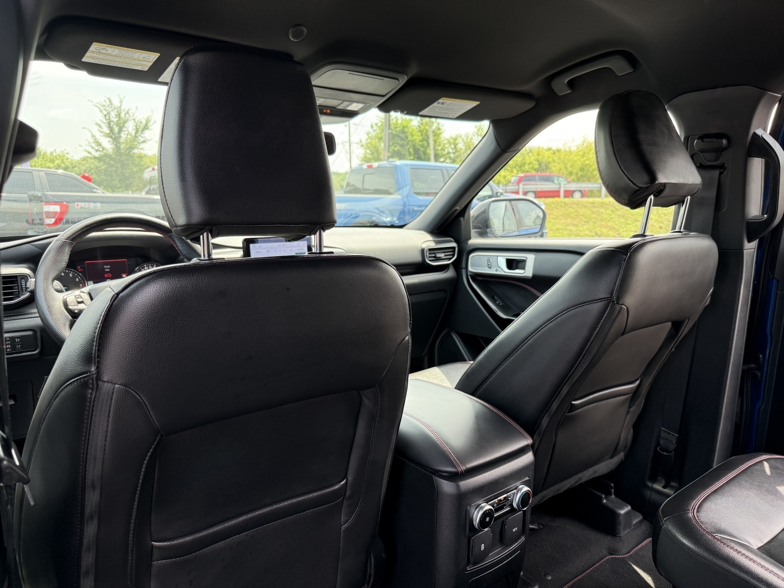 2022 Ford Explorer ST ST-Line photo 16