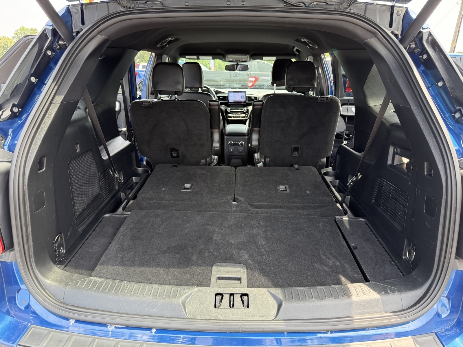 2022 Ford Explorer ST ST-Line photo 32
