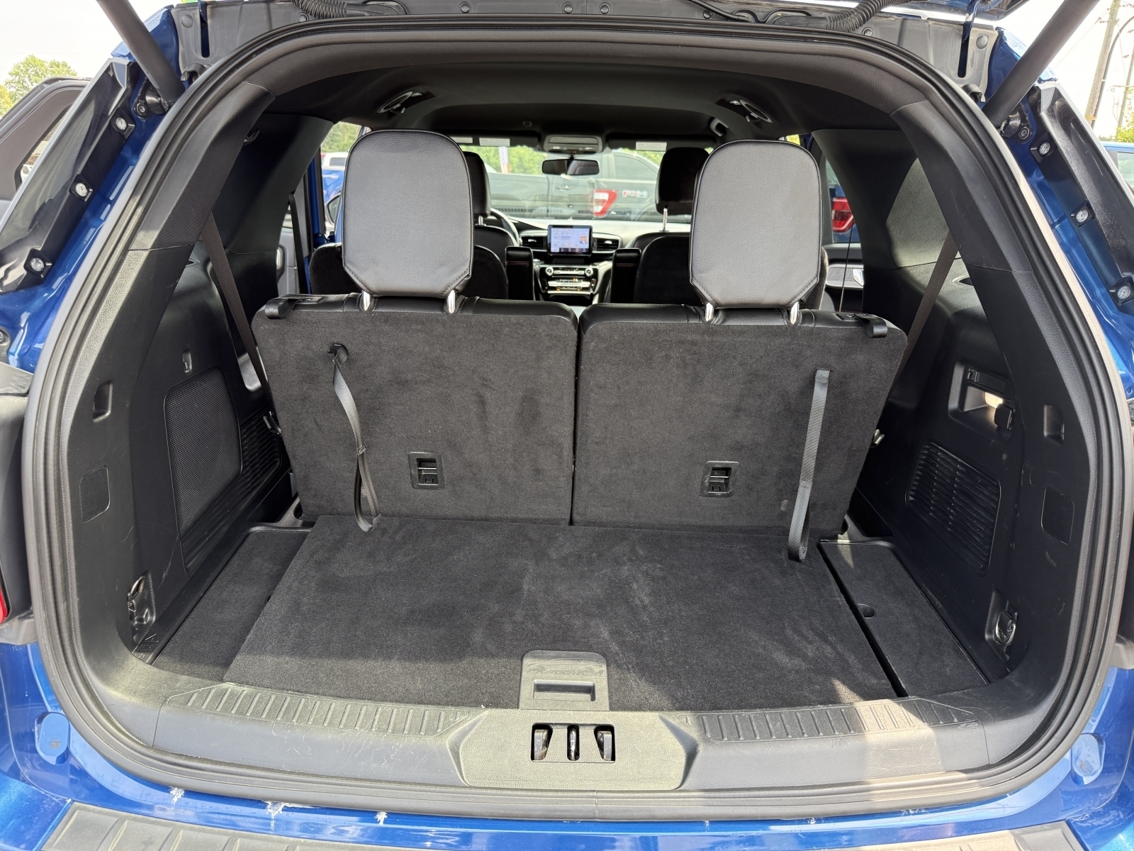 2022 Ford Explorer ST ST-Line photo 33