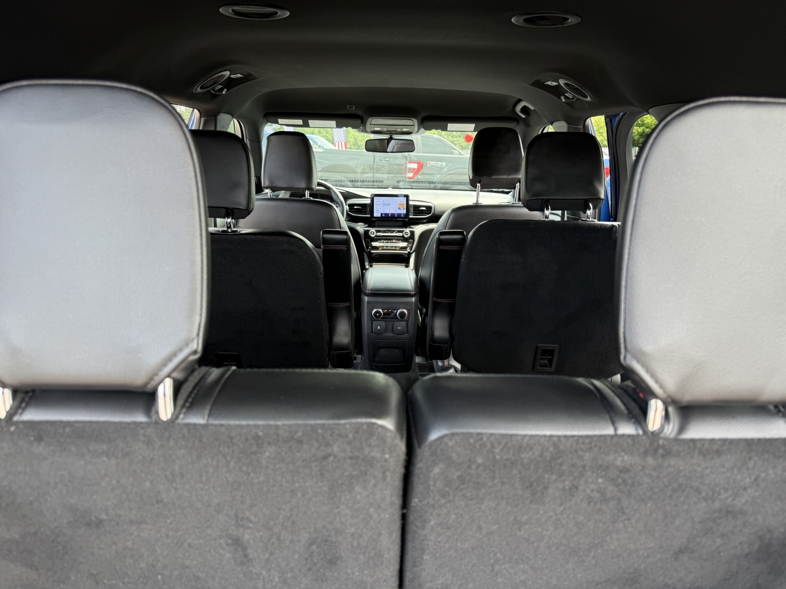 2022 Ford Explorer ST ST-Line photo 13