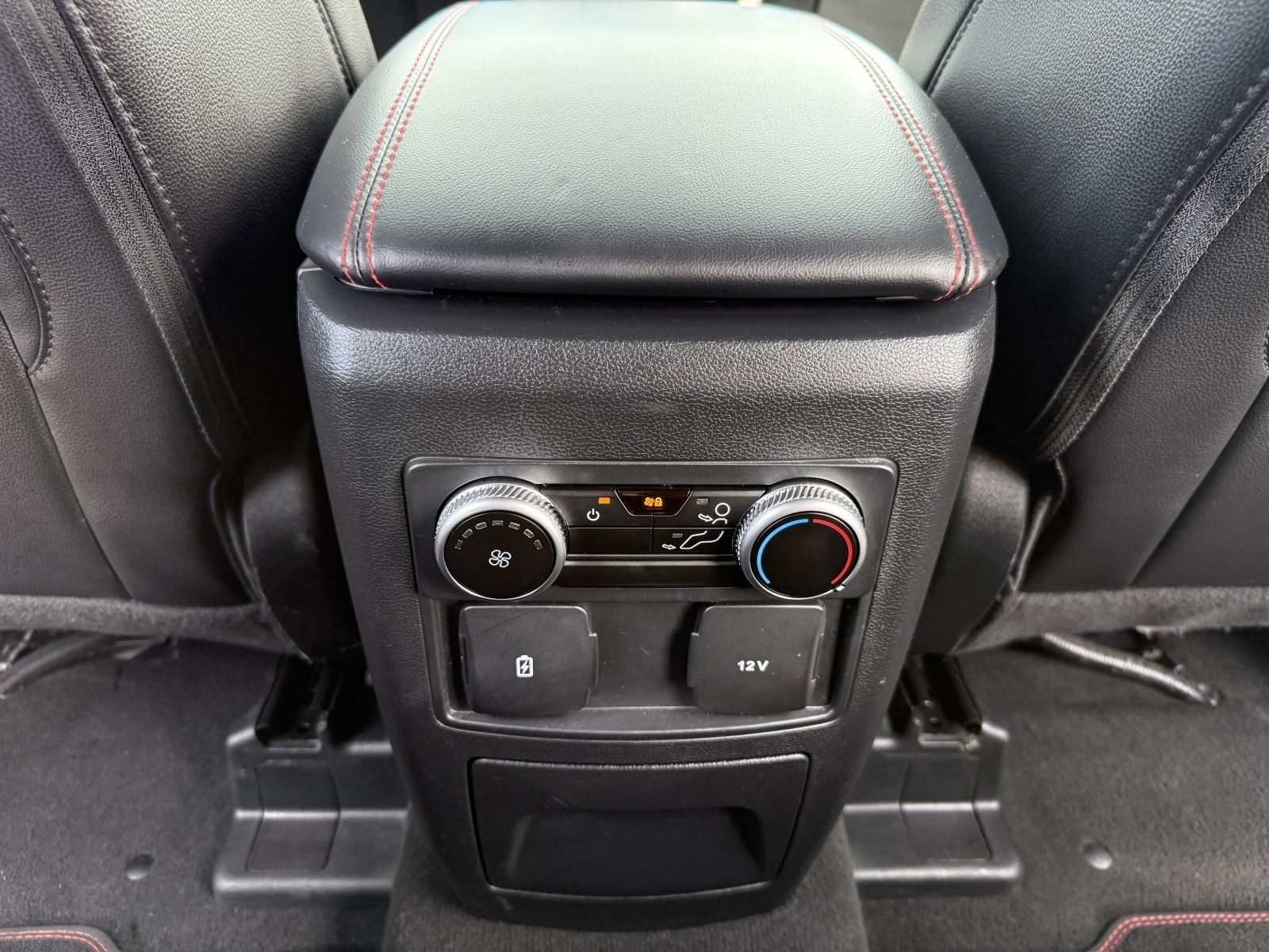 2022 Ford Explorer ST ST-Line photo 30
