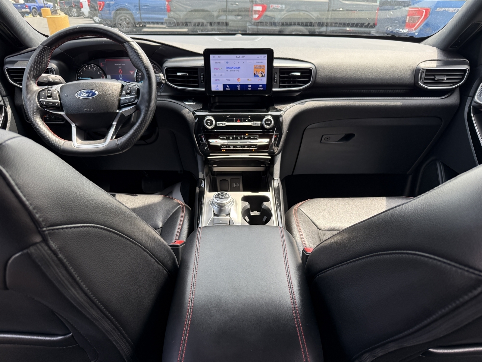 2022 Ford Explorer ST ST-Line photo 17