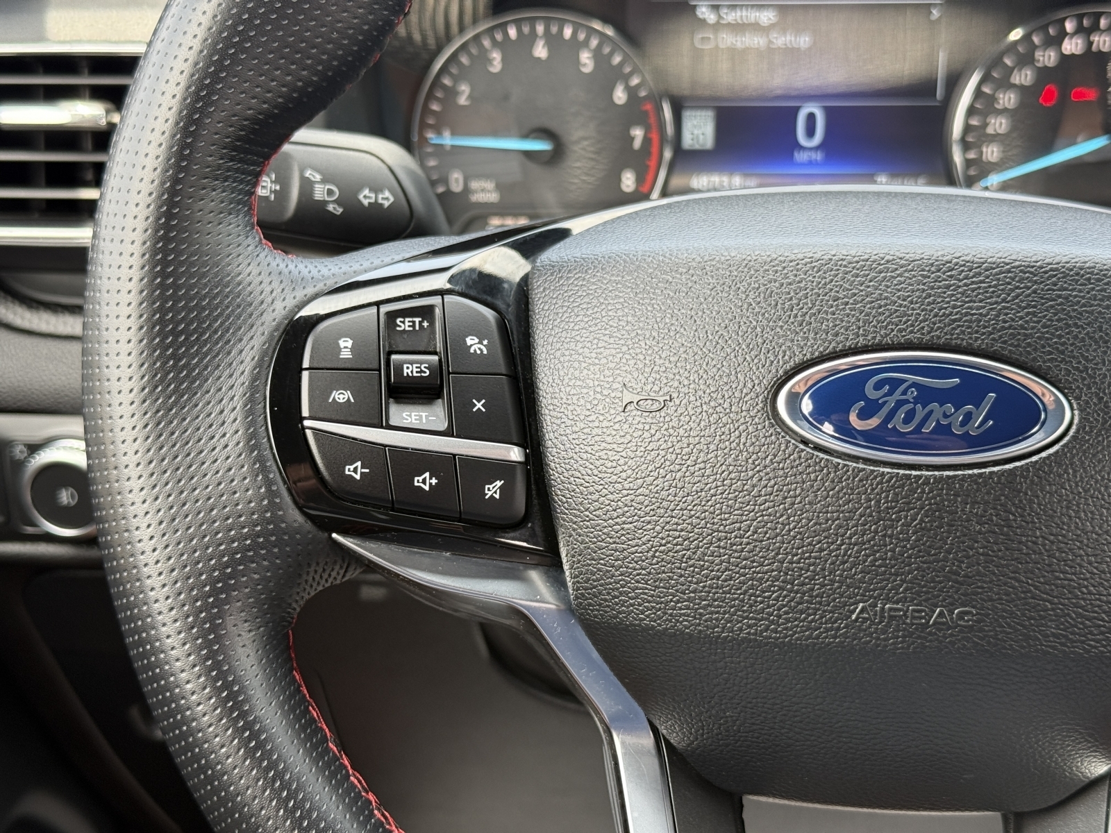 2022 Ford Explorer ST ST-Line photo 21