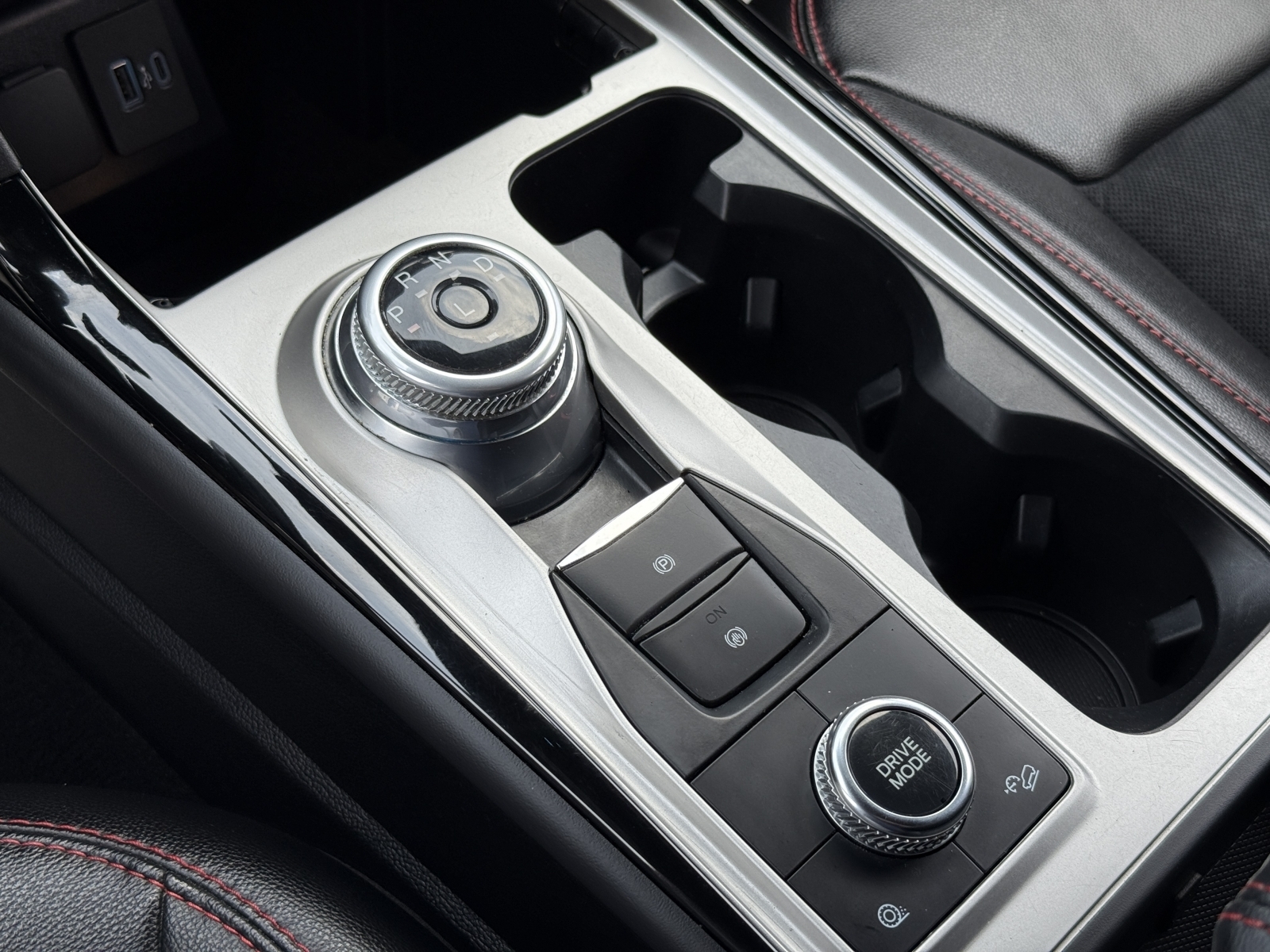 2022 Ford Explorer ST ST-Line photo 28