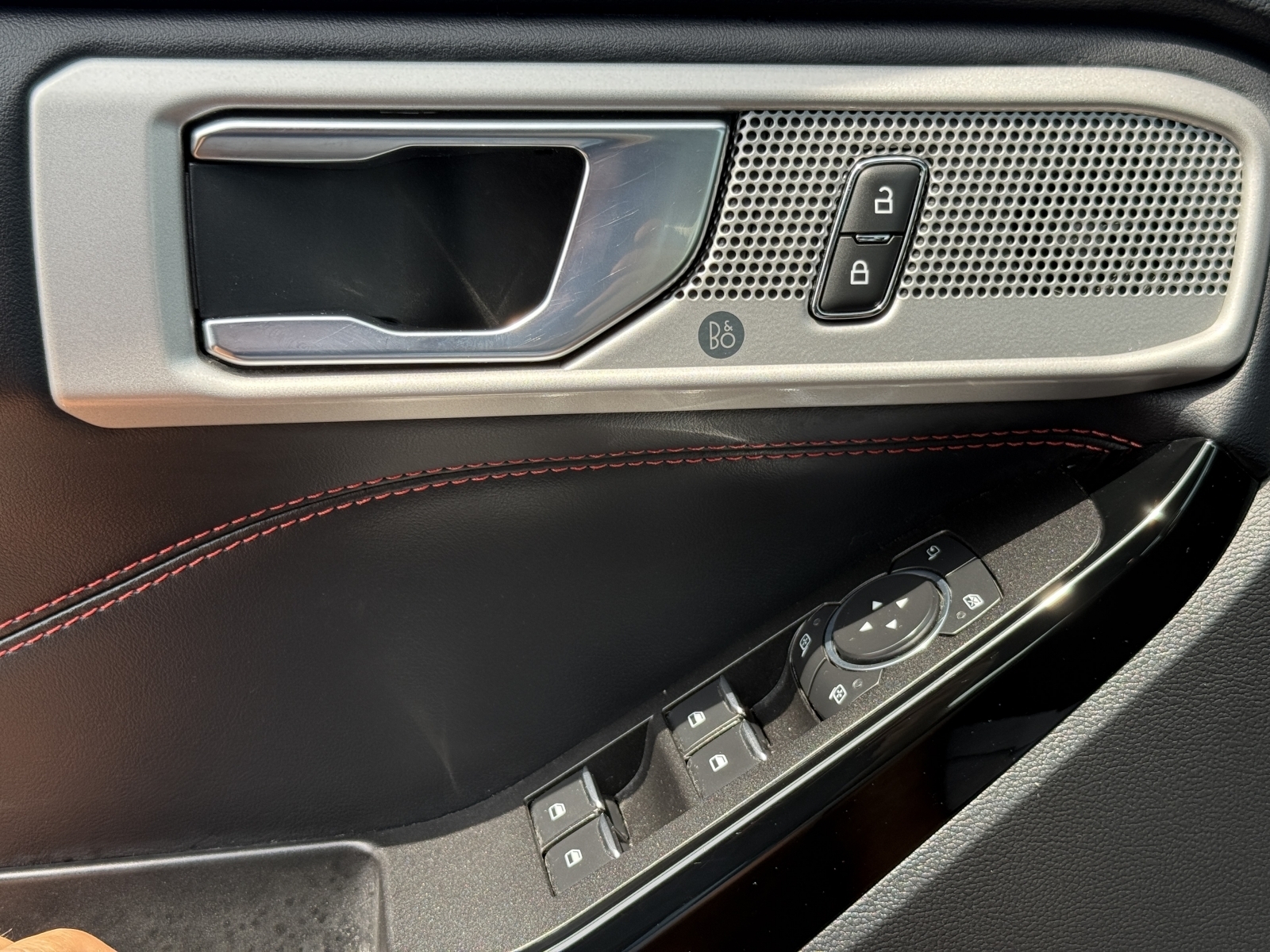 2022 Ford Explorer ST ST-Line photo 34