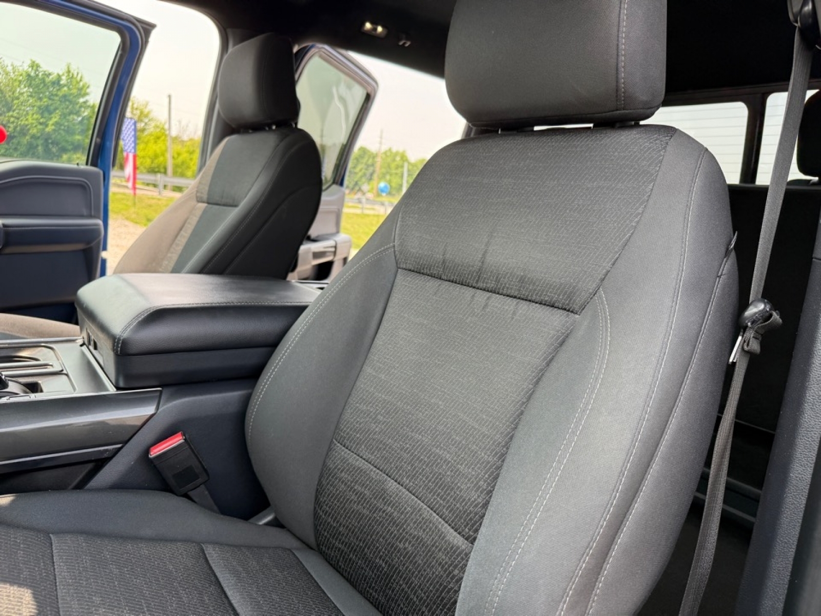 2022 Ford F-150 XLT photo 16