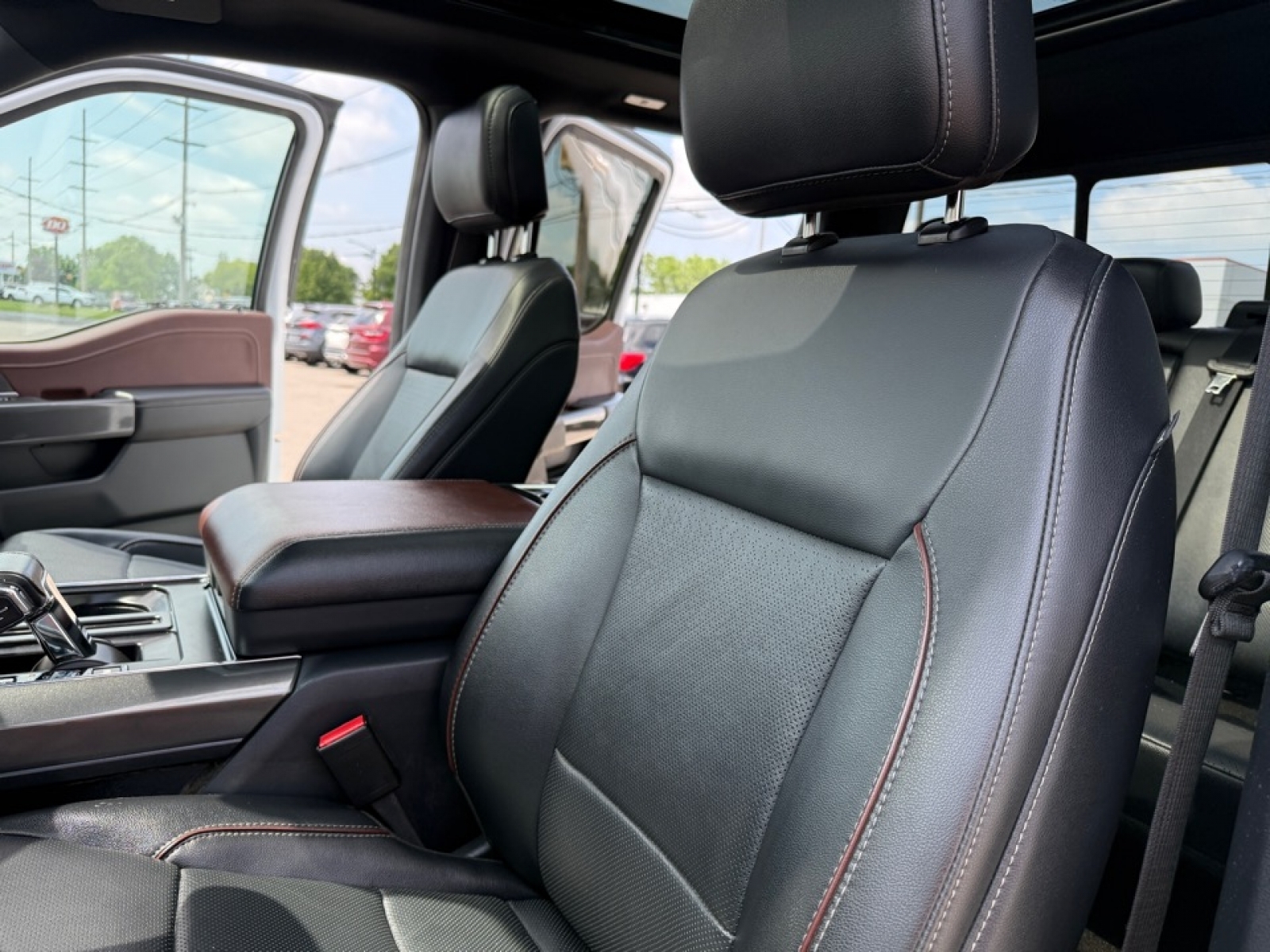 2022 Ford F-150 Lariat photo 12