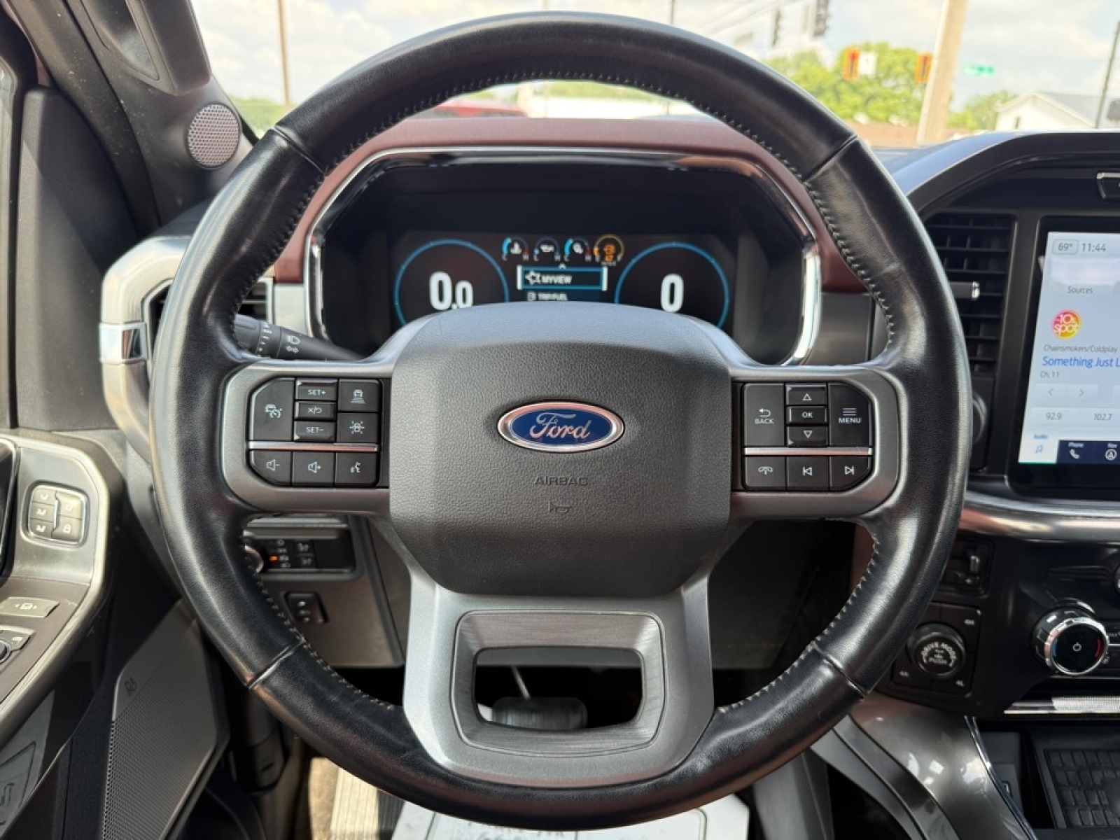 2022 Ford F-150 Lariat photo 16