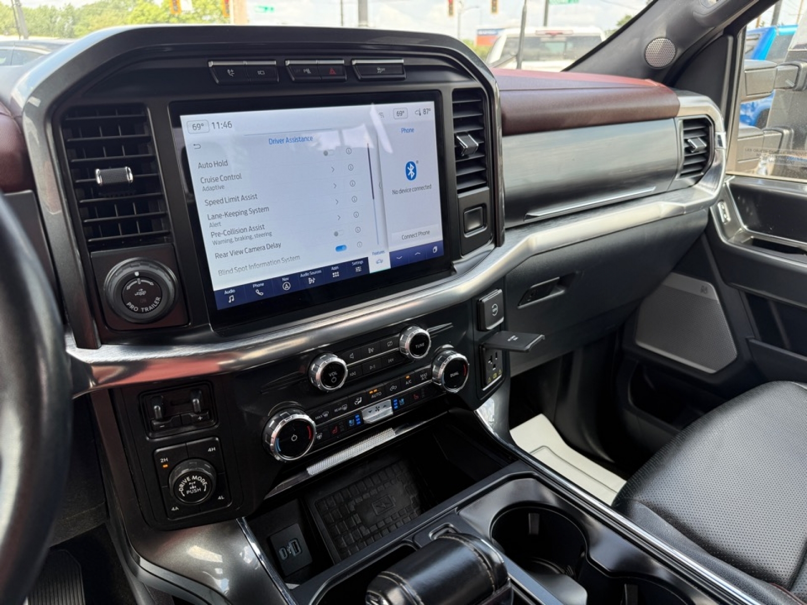 2022 Ford F-150 Lariat photo 29