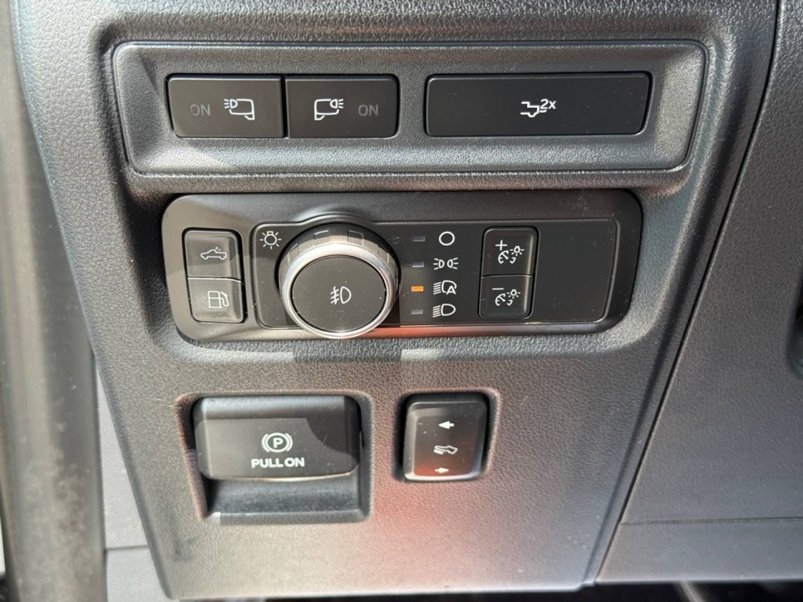 2022 Ford F-150 Lariat photo 32