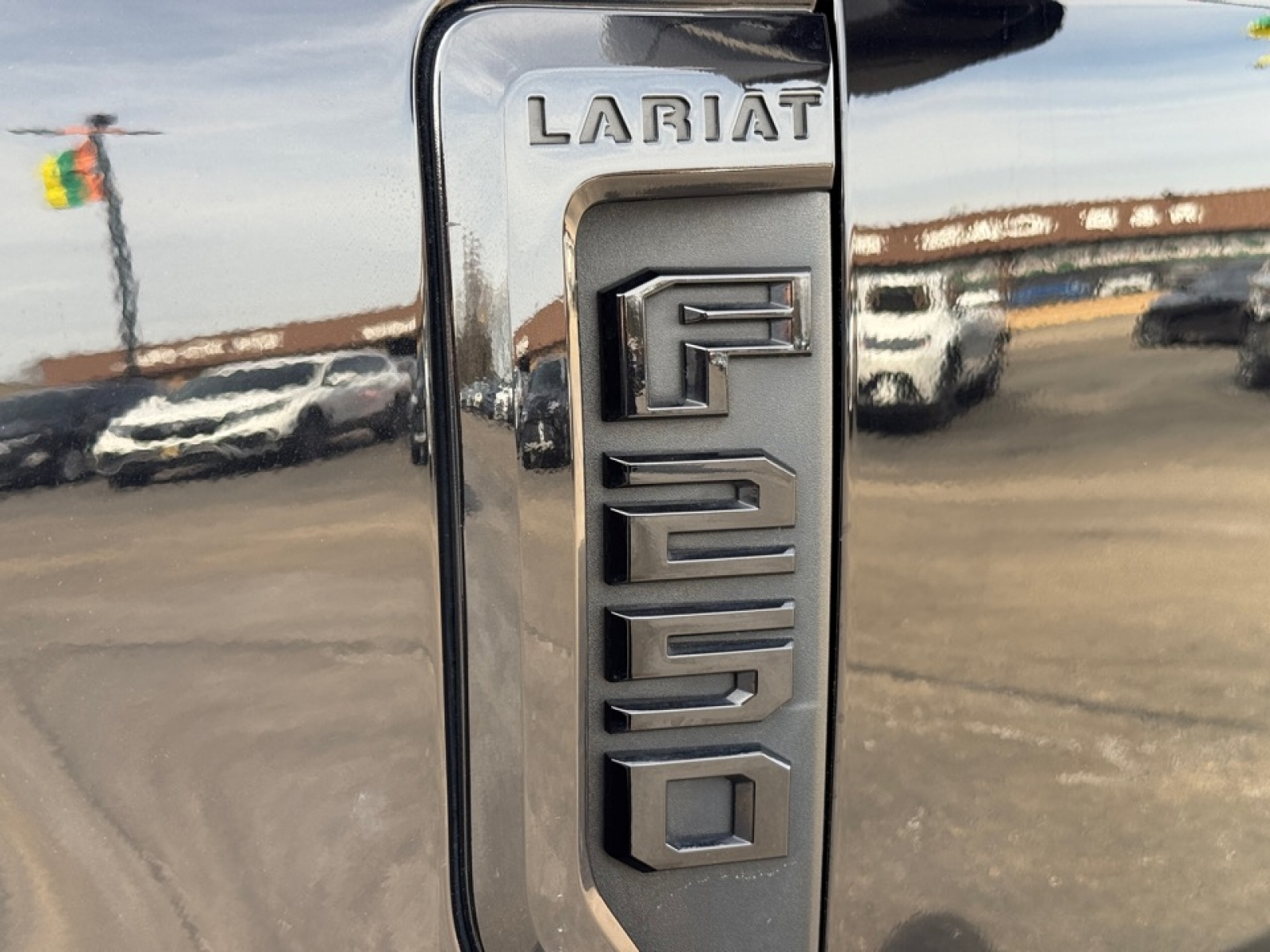 2022 Ford F-250 LARIAT, 39633, Photo
