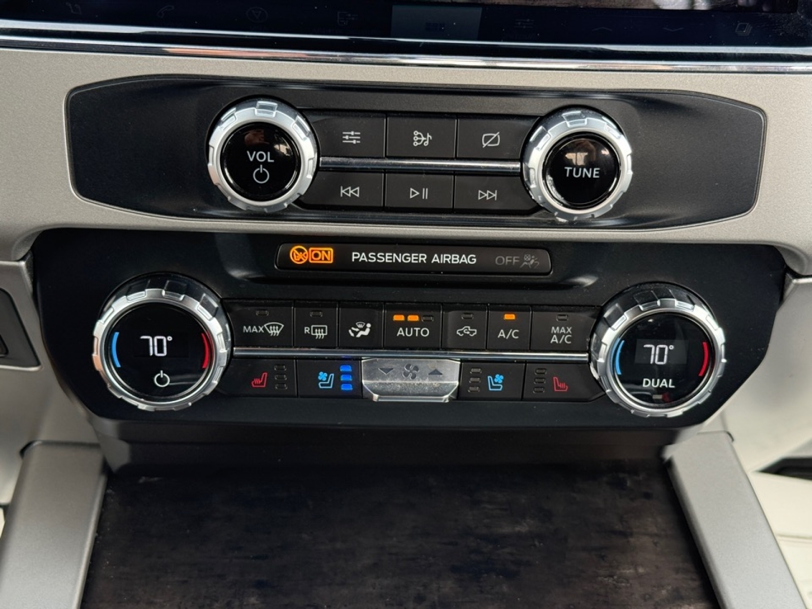 2022 Ford F-250 LARIAT, 39633, Photo