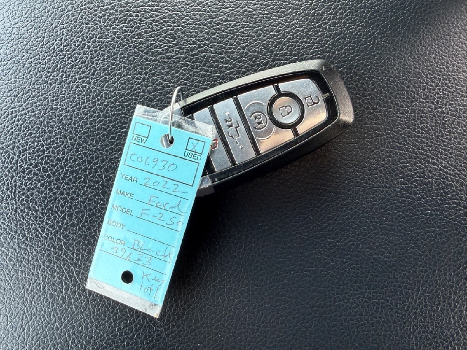 2022 Ford F-250 LARIAT, 39633, Photo