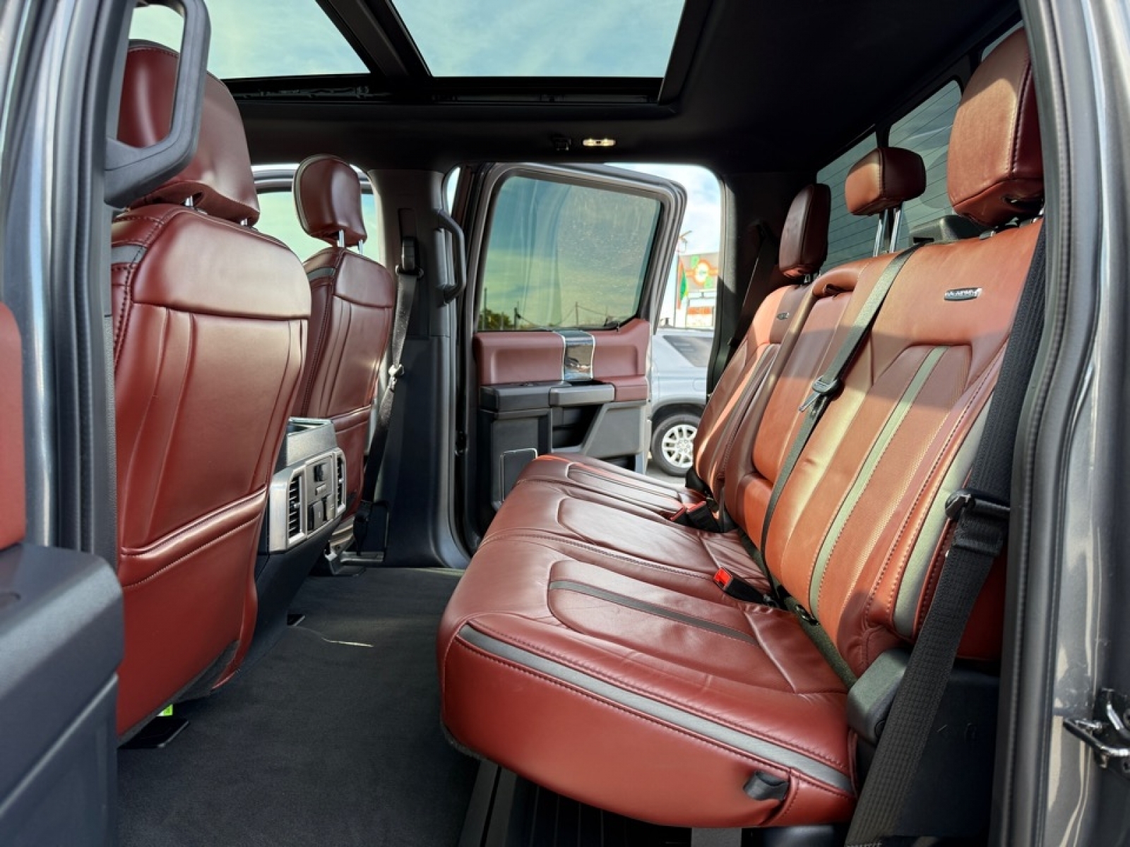 2022 Ford F-350 Platinum, 39118, Photo