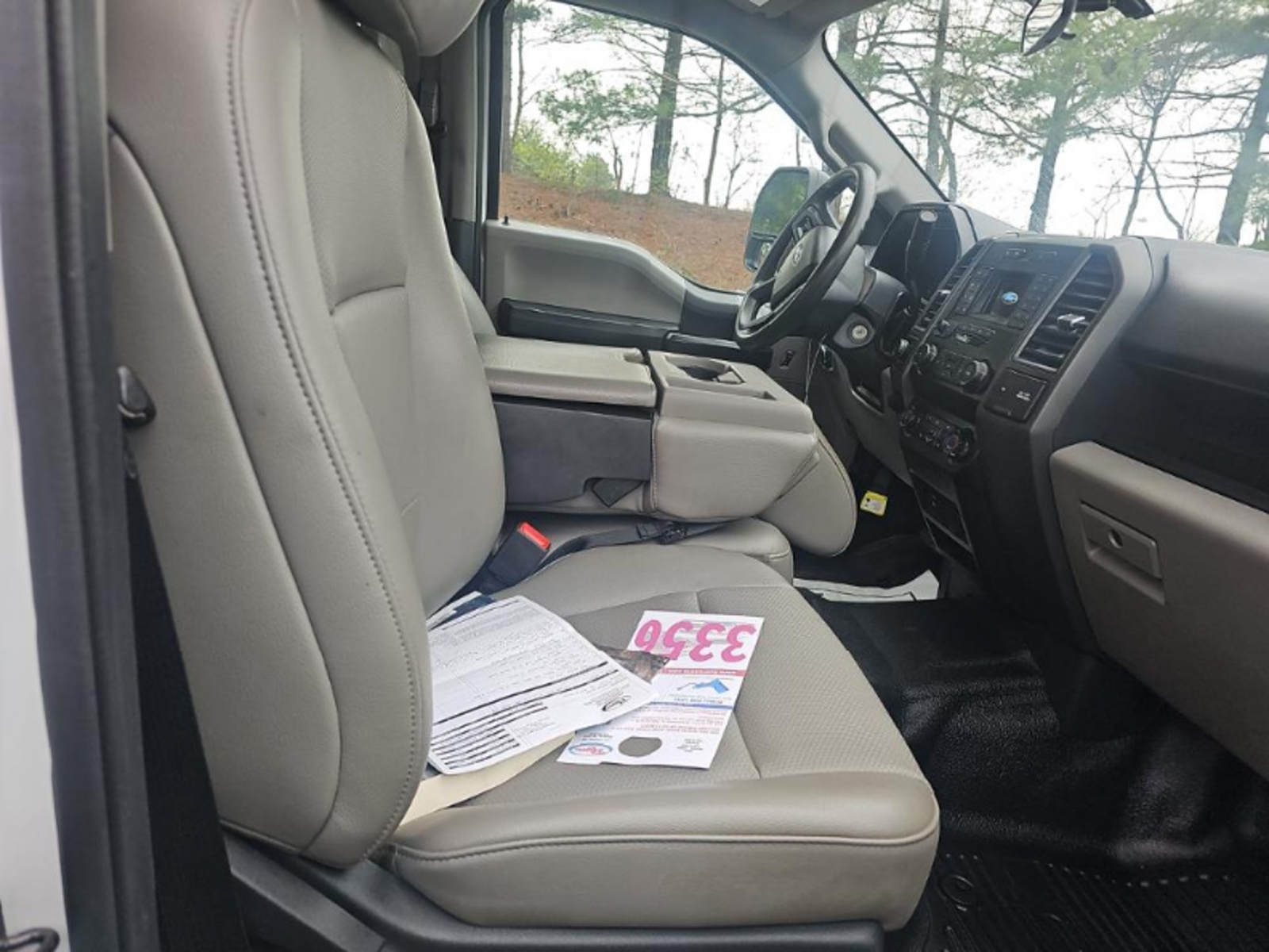 2022 Ford F-350 Chassis XL, 39784, Photo