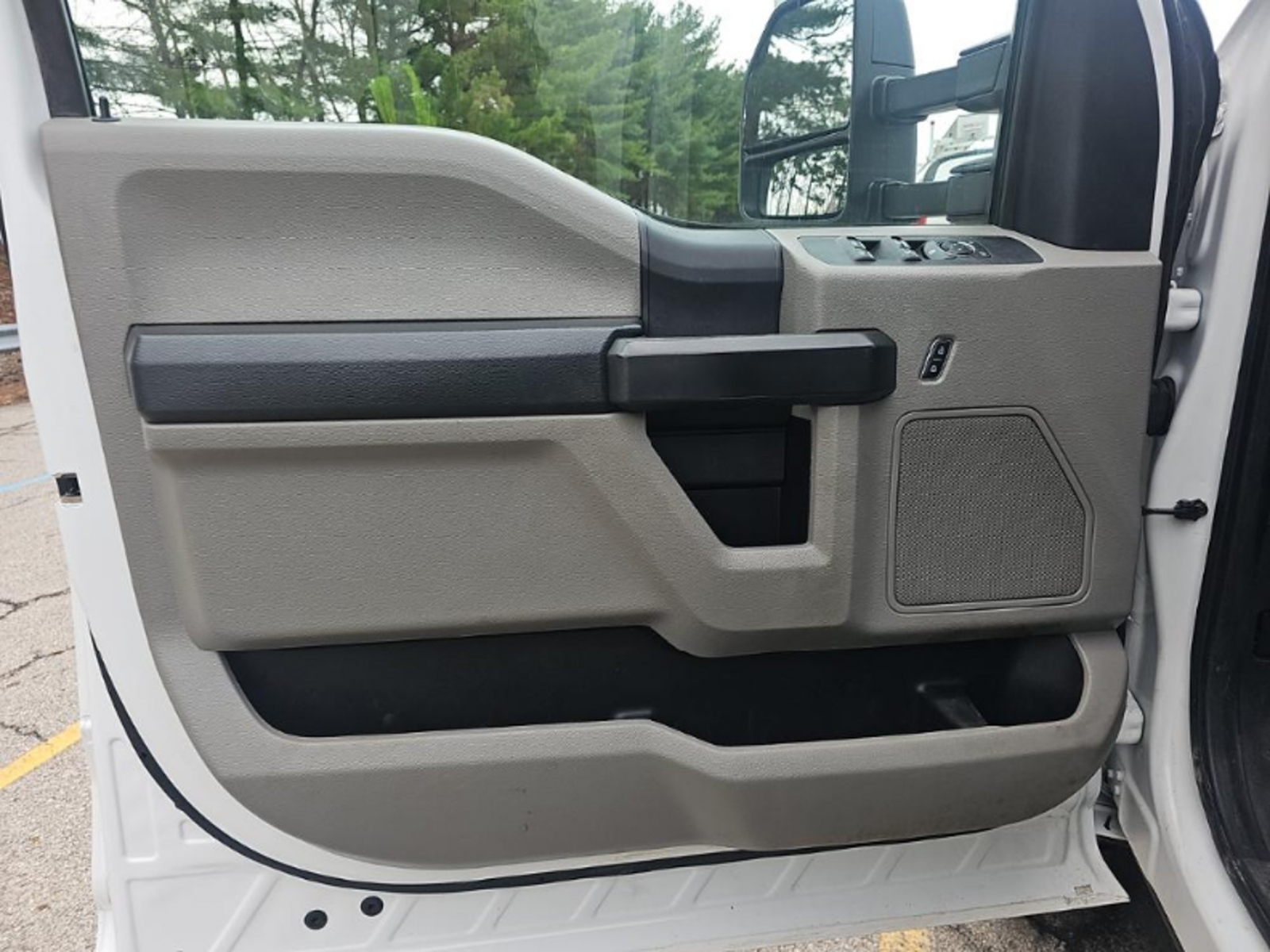 2022 Ford F-350 Chassis XL, 39784, Photo