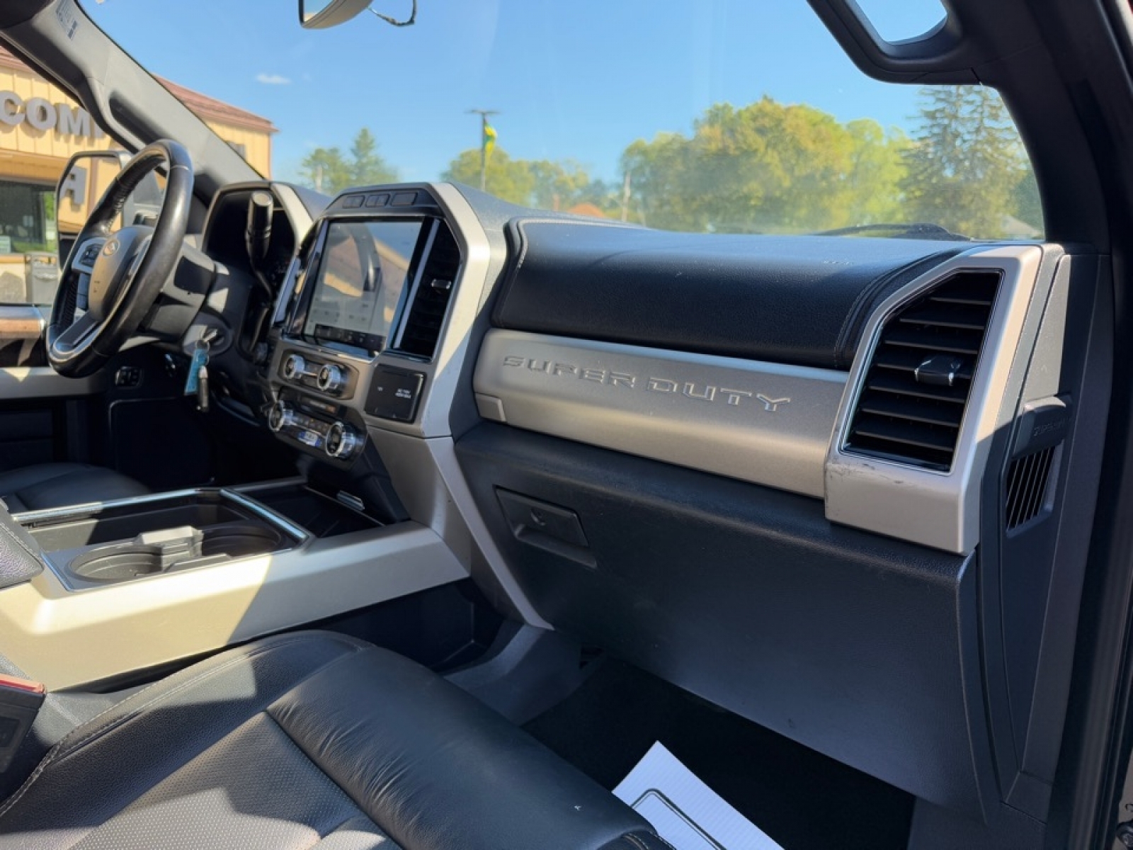 2022 Ford F-450 LARIAT, 38928, Photo