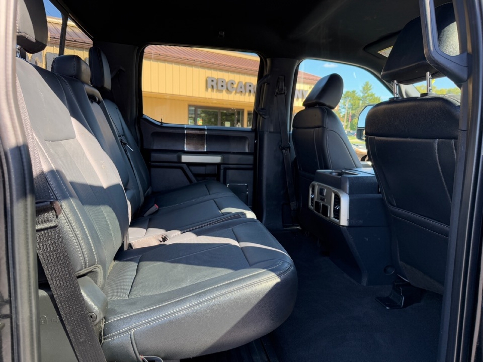 2022 Ford F-450 LARIAT, 38928, Photo