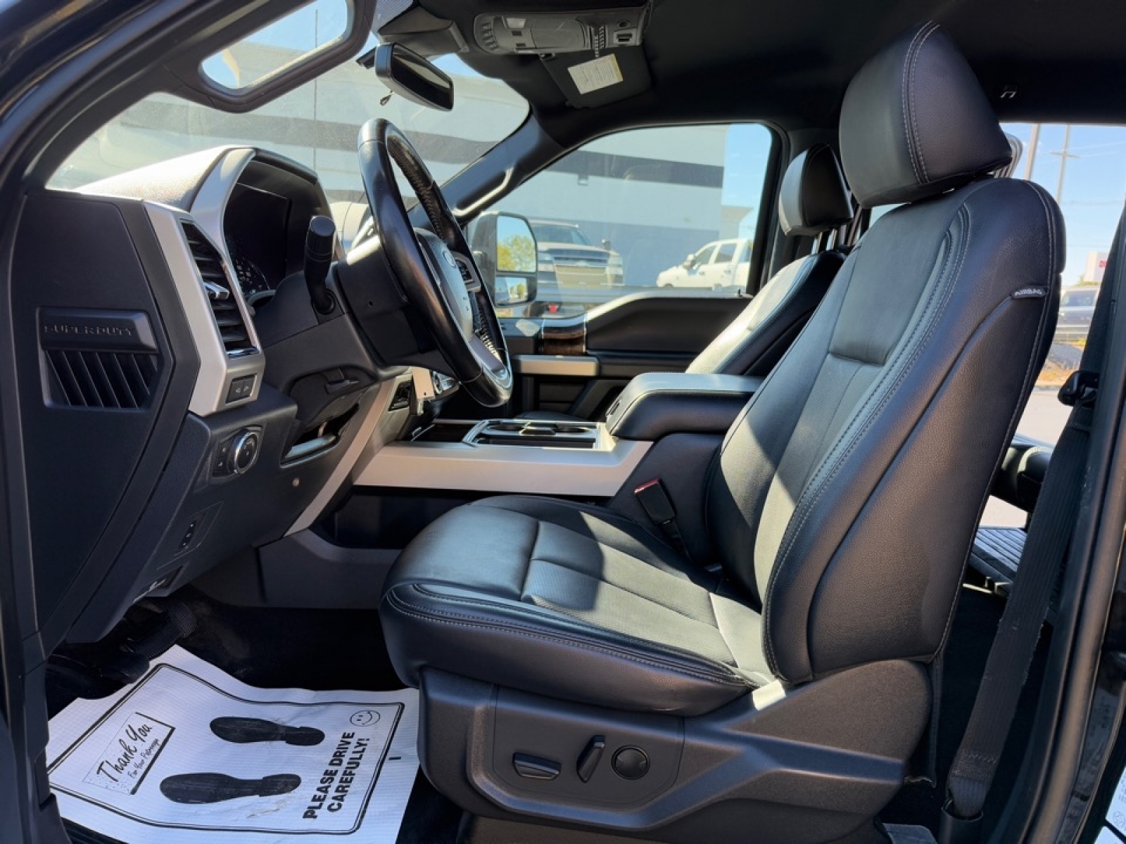 2022 Ford F-450 LARIAT, 38928, Photo