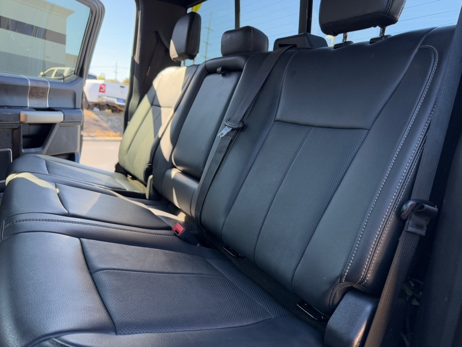 2022 Ford F-450 LARIAT, 38928, Photo