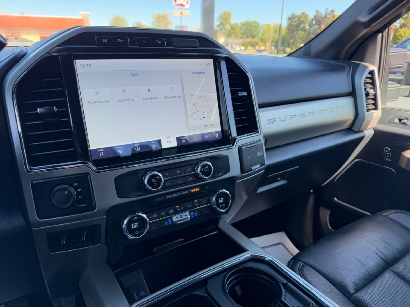 2022 Ford F-450 LARIAT, 38928, Photo