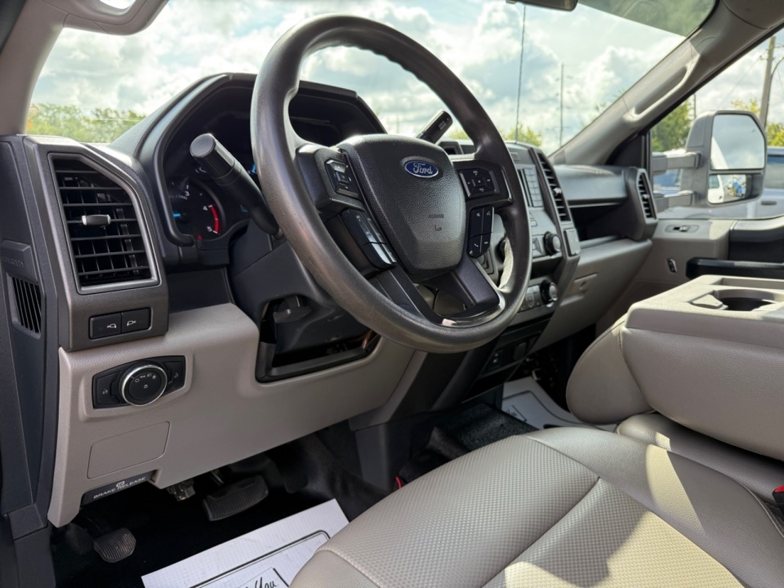 2022 Ford F-550 XL photo 13