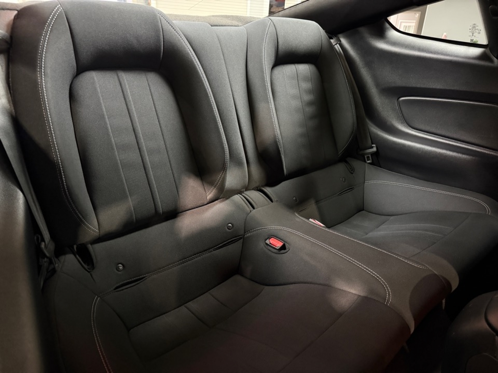 2022 Ford Mustang EcoBoost Fastback, 39050, Photo