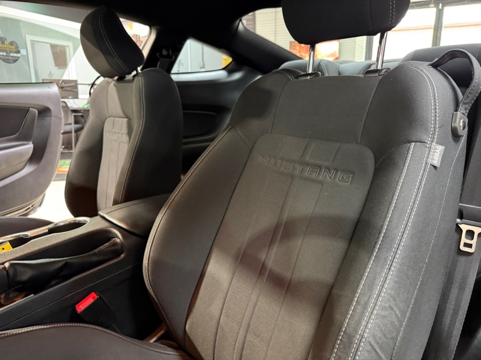 2022 Ford Mustang EcoBoost Fastback, 39050, Photo