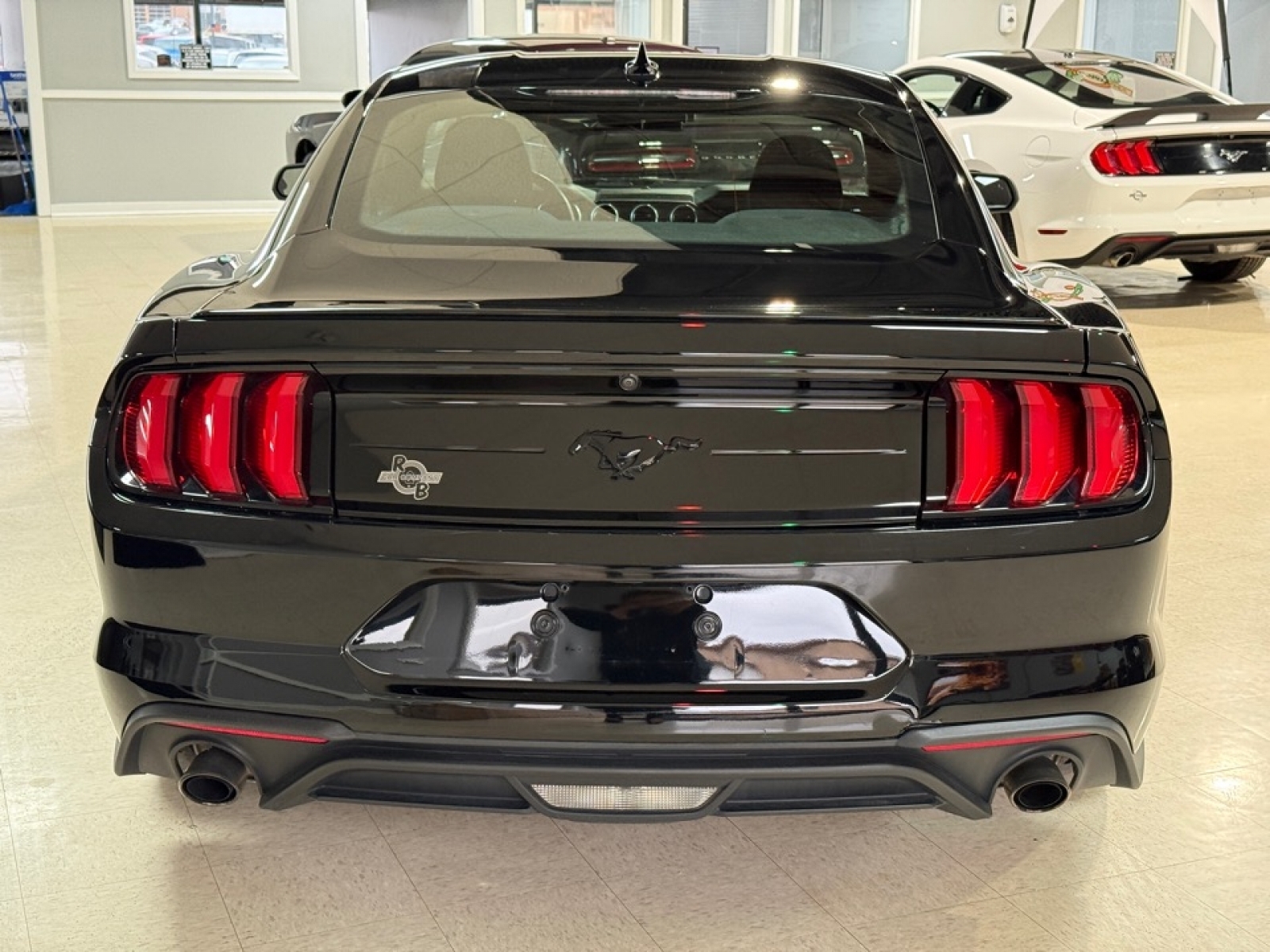 2022 Ford Mustang EcoBoost Fastback, 39050, Photo
