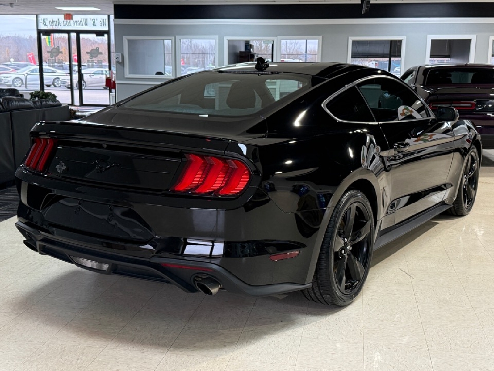2022 Ford Mustang EcoBoost Fastback, 39050, Photo