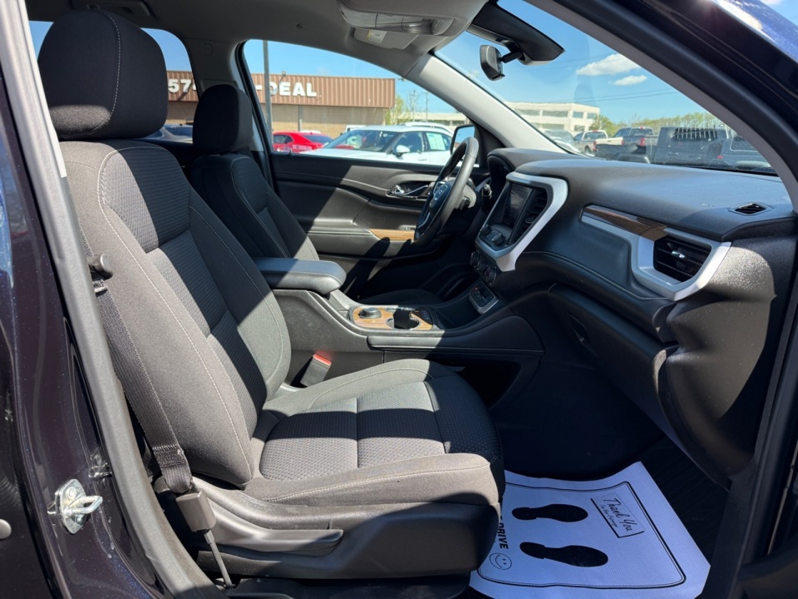 2022 GMC Acadia AWD SLE, 39775, Photo