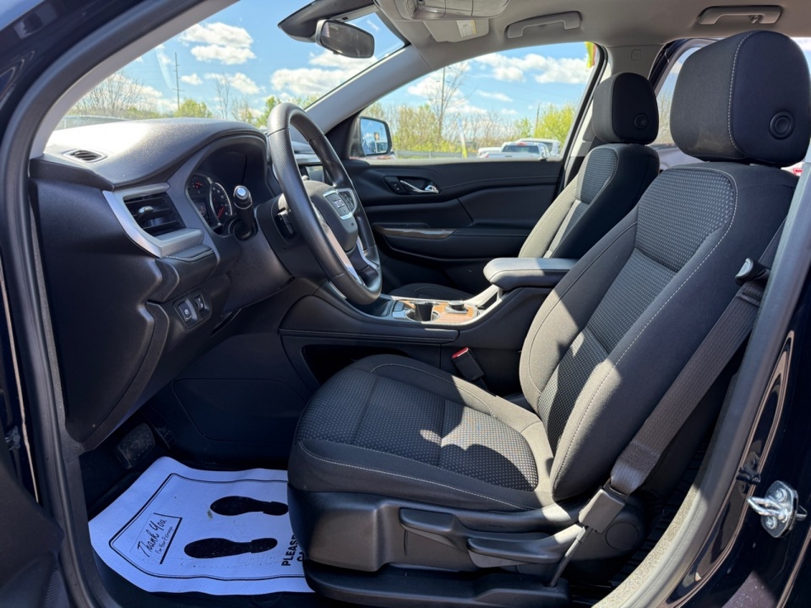 2022 GMC Acadia AWD SLE, 39775, Photo