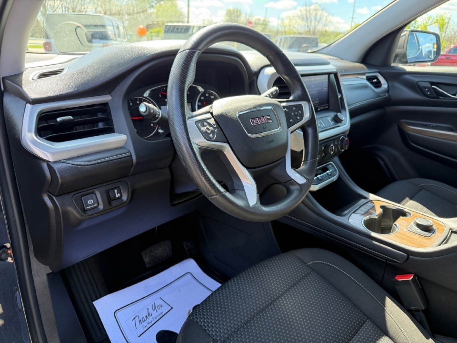 2022 GMC Acadia AWD SLE, 39775, Photo