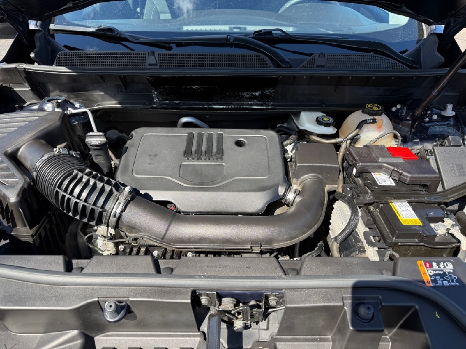 2022 GMC Acadia AWD SLE, 39775, Photo