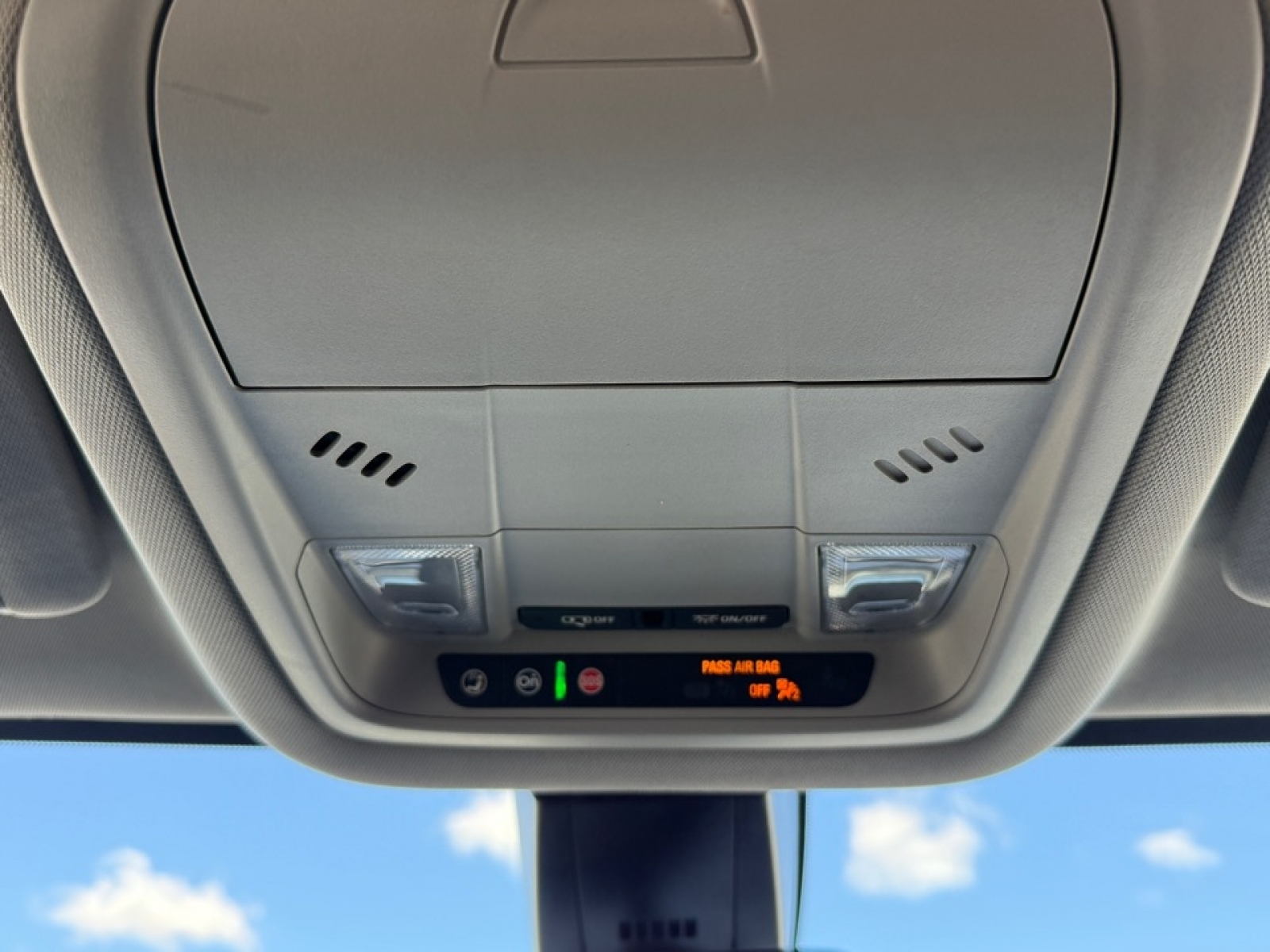 2022 GMC Acadia AWD SLE, 39775, Photo