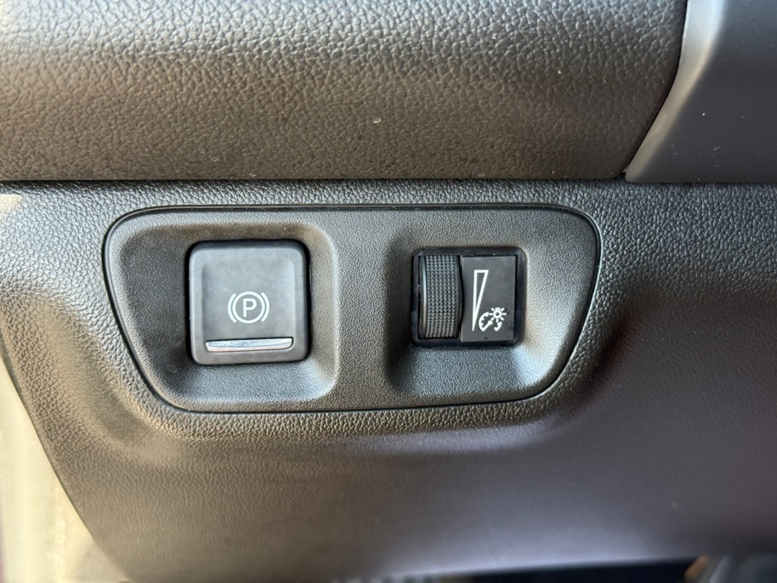 2022 GMC Acadia AWD SLE, 39775, Photo