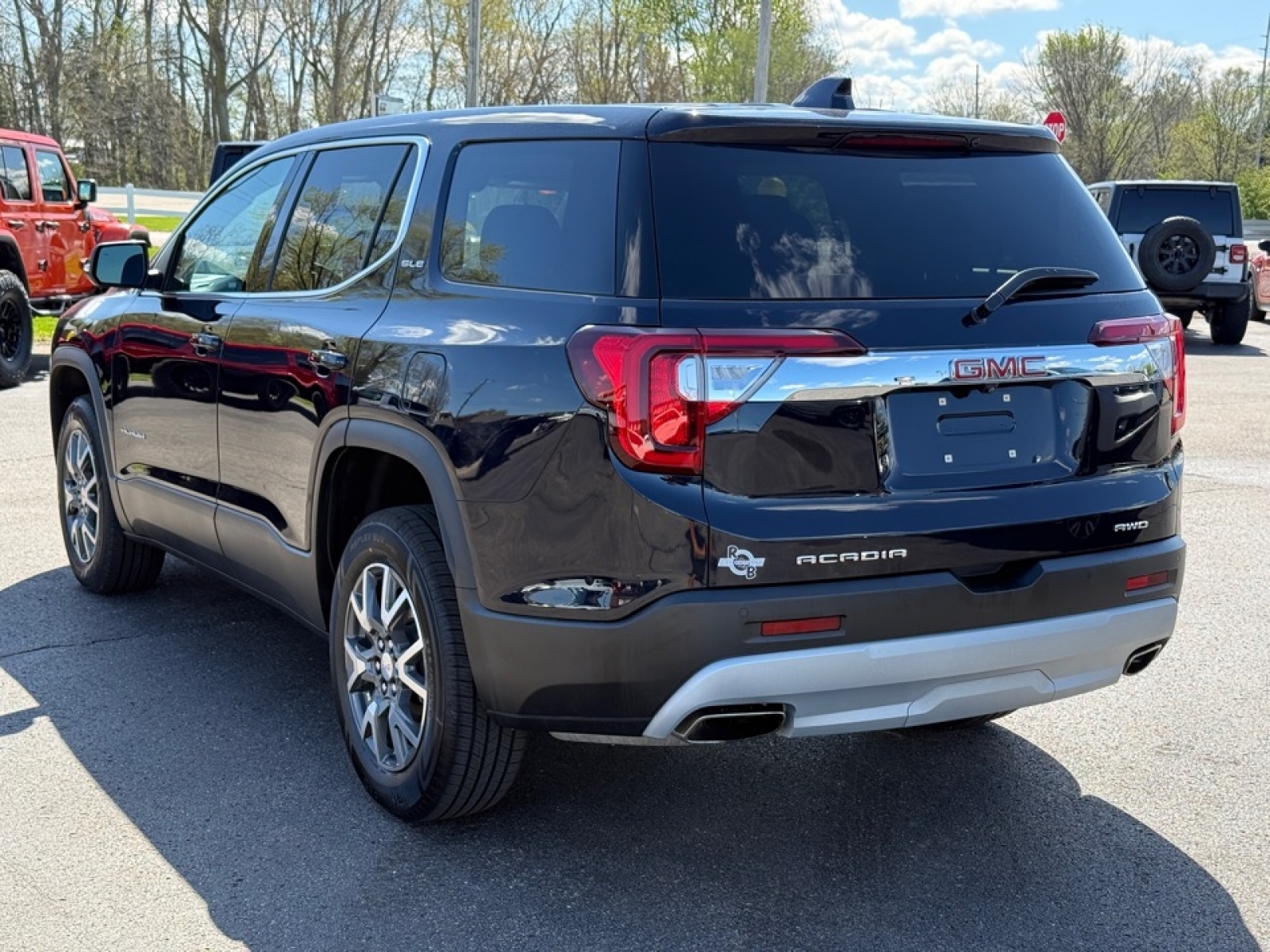 2022 GMC Acadia AWD SLE, 39775, Photo