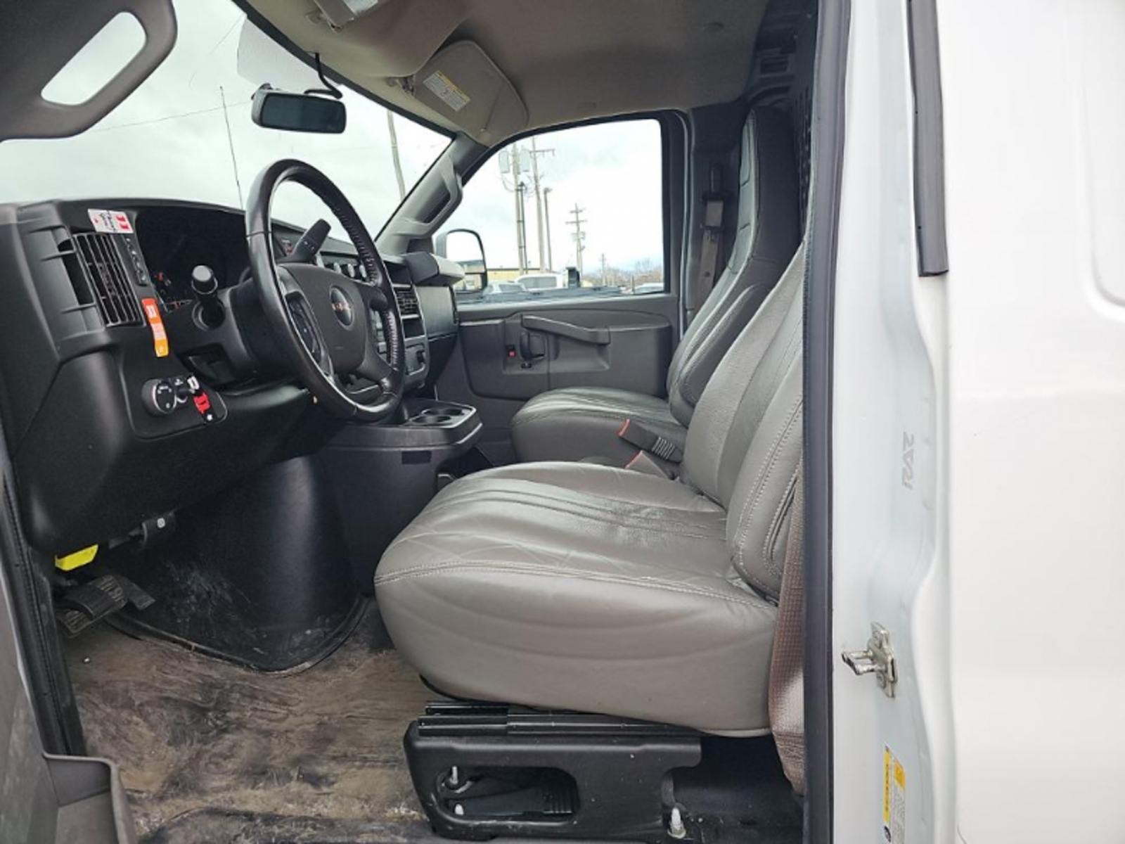 2022 GMC Savana Cargo RWD 2500 Regular Wheelbase Work Van, 39706, Photo