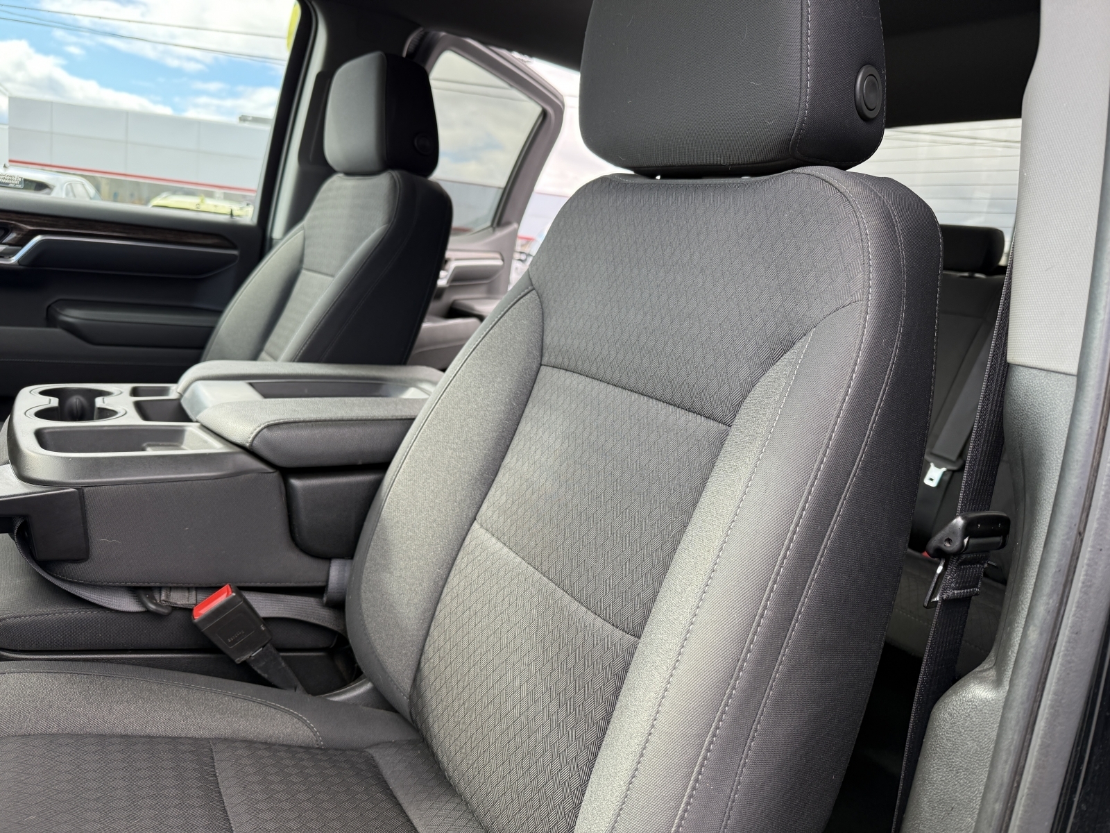 2022 GMC Sierra 1500 4WD Crew Cab Short Box SLE, 39072, Photo