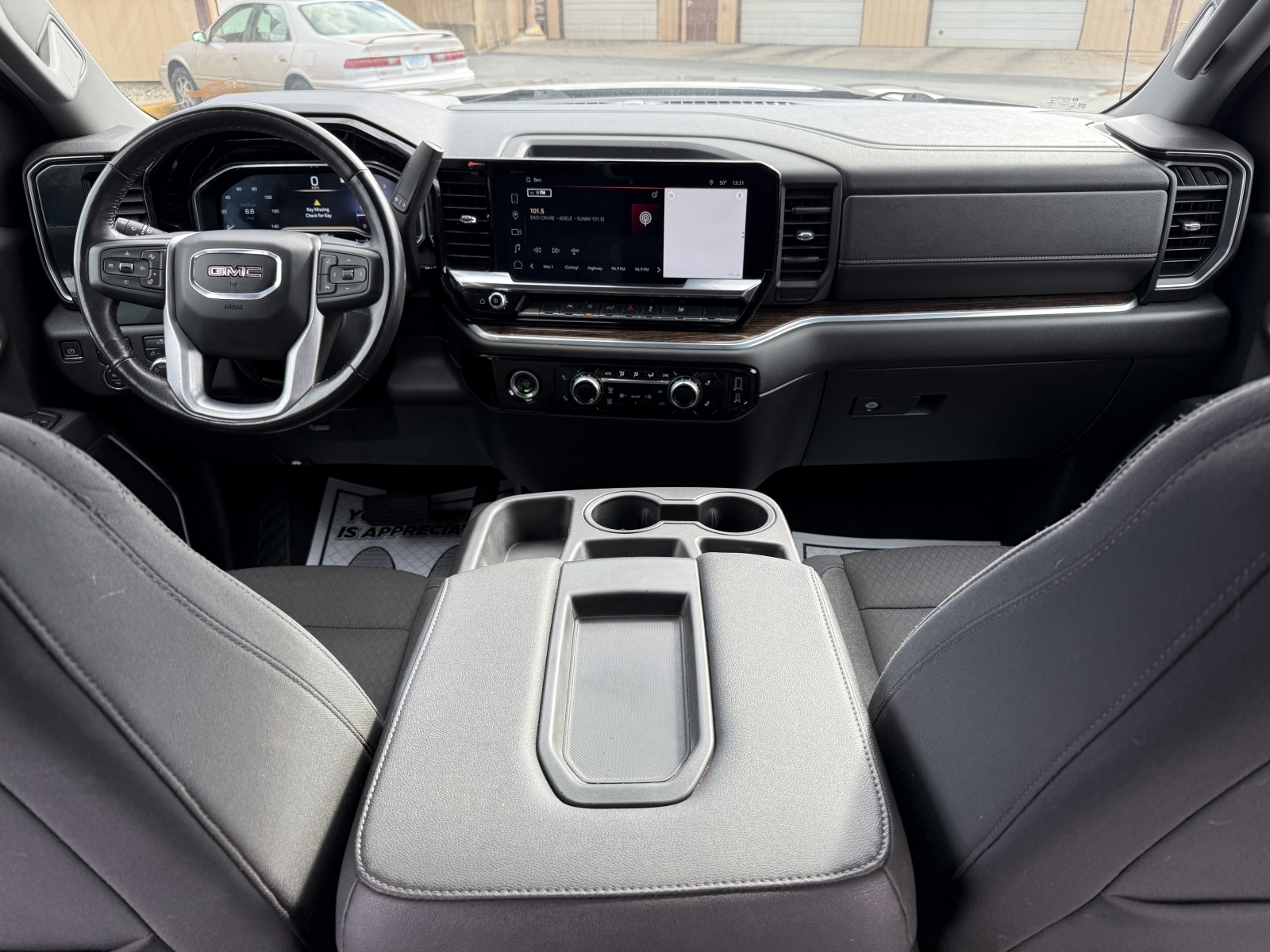 2022 GMC Sierra 1500 4WD Crew Cab Short Box SLE, 39072, Photo