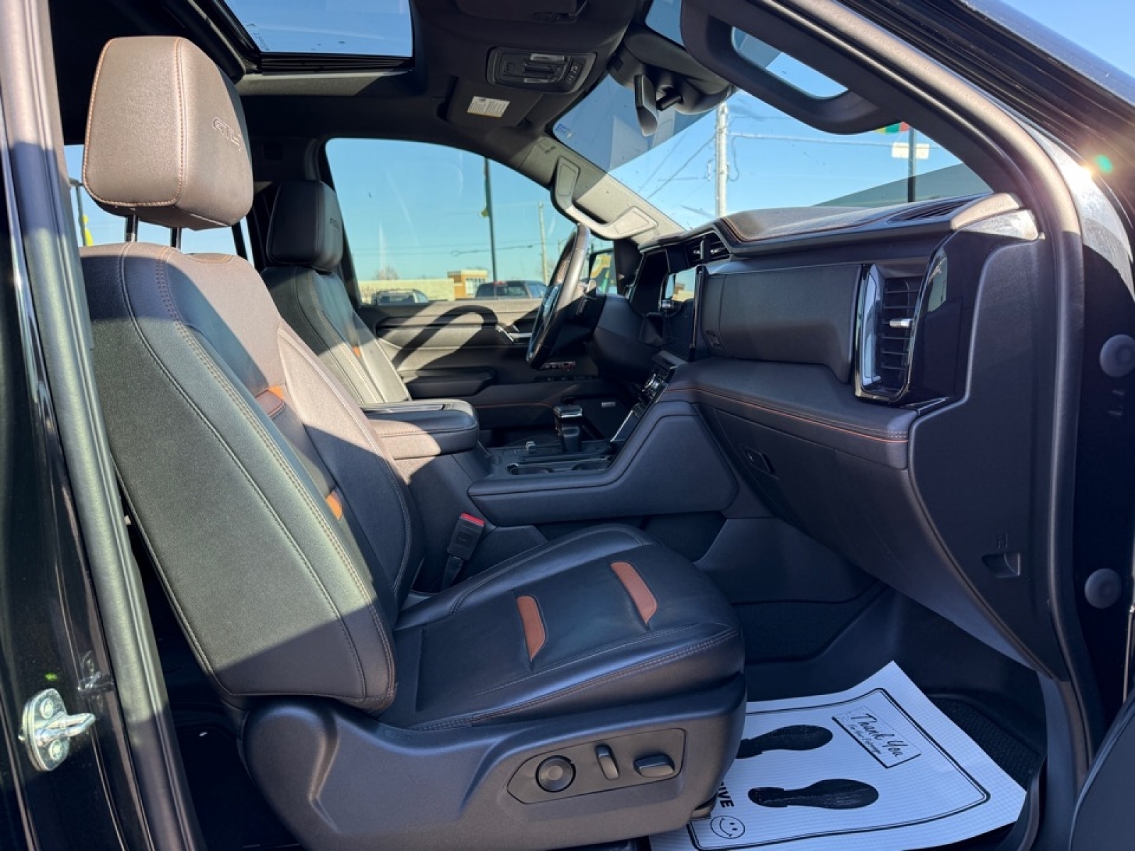 2022 GMC Sierra 1500 4WD Crew Cab Short Box AT4, 39135, Photo